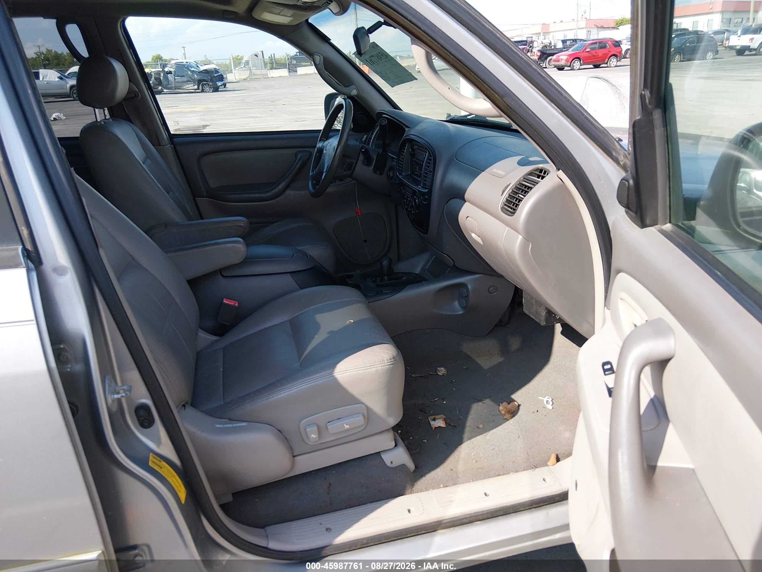 2002 Toyota Sequoia Sr5 V8 Silver vin: 5TDBT44A62S080477