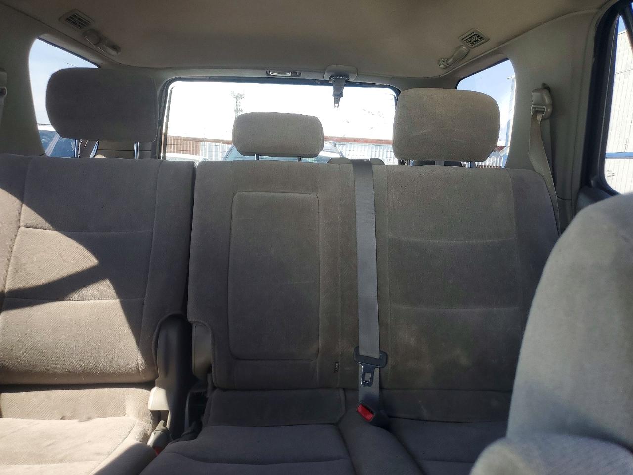 2003 Toyota Sequoia Sr5 Silver vin: 5TDBT44A63S150030