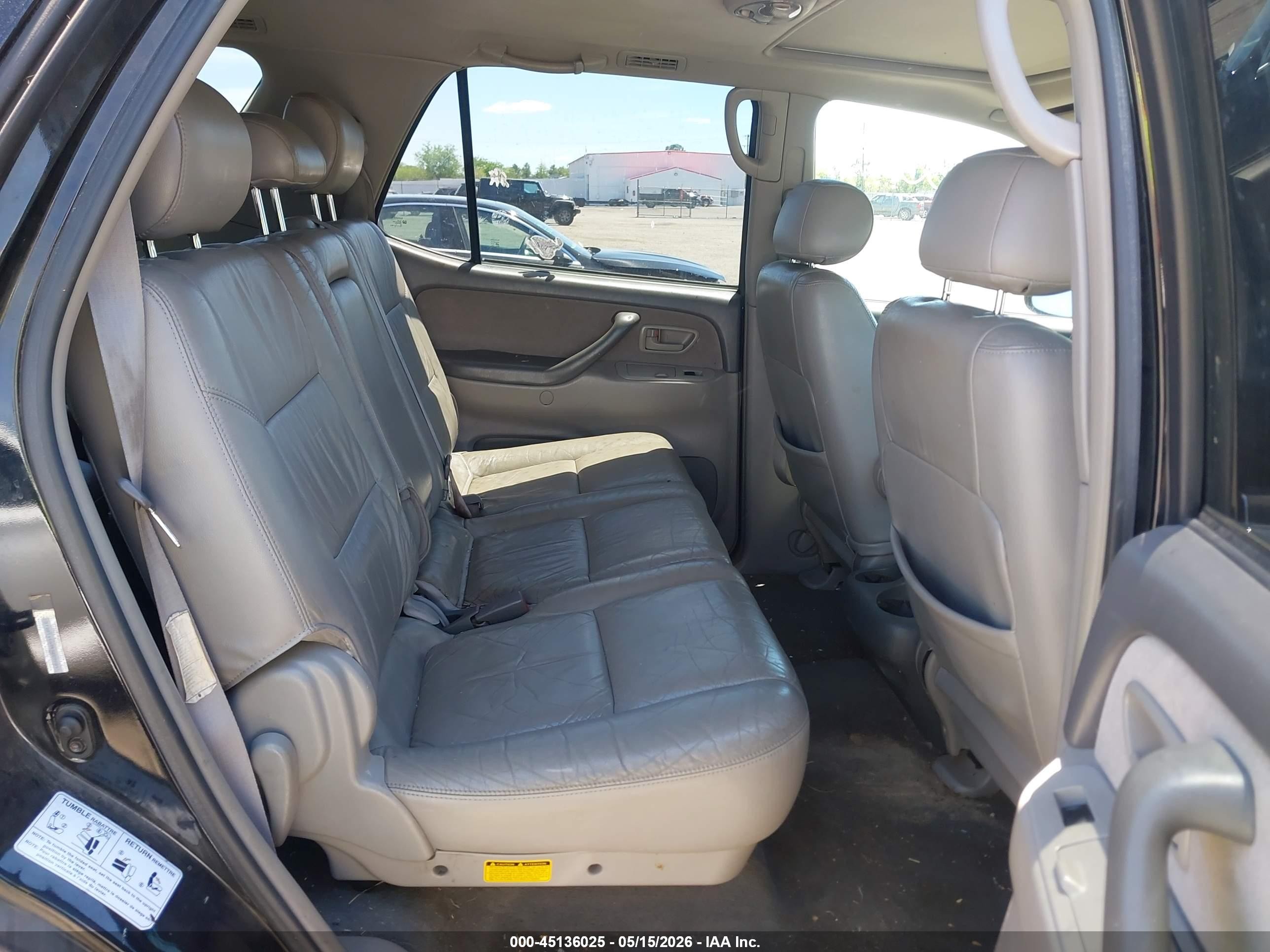 2004 Toyota Sequoia Sr5 V8 Black vin: 5TDBT44A64S229084