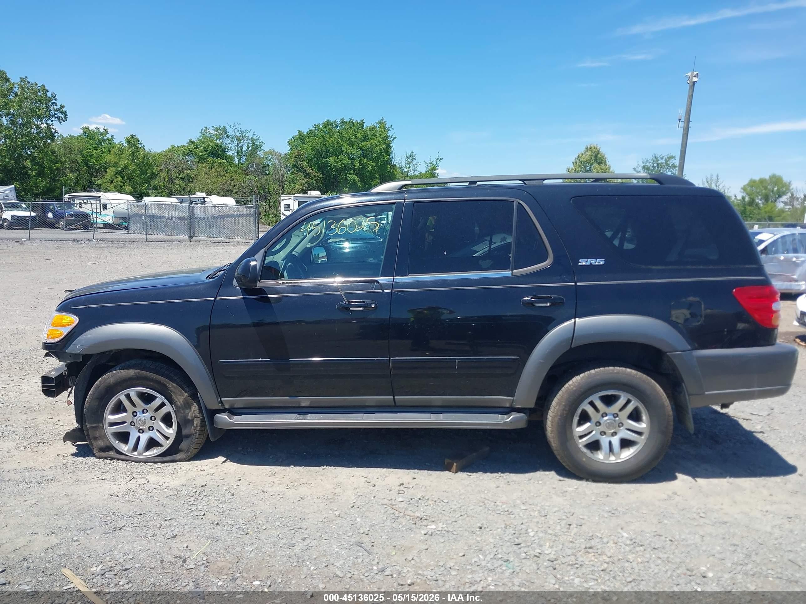 2004 Toyota Sequoia Sr5 V8 Black vin: 5TDBT44A64S229084