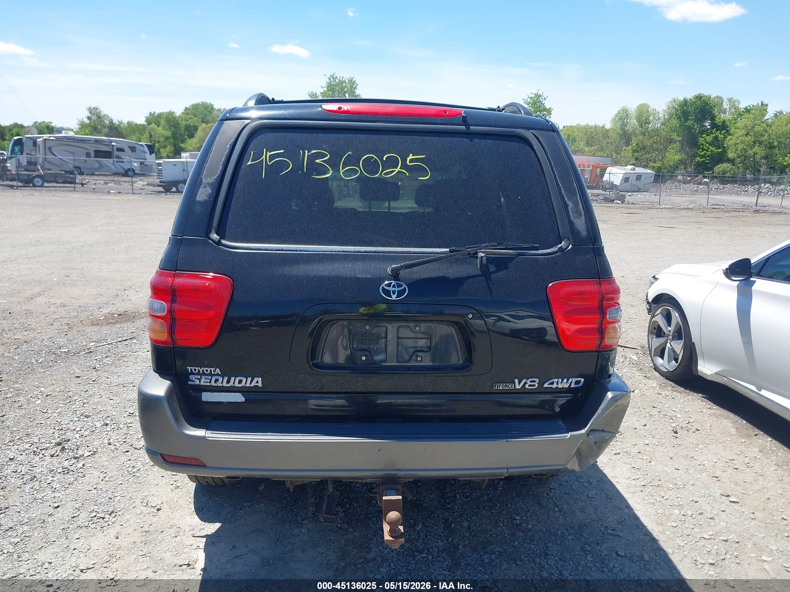 2004 Toyota Sequoia Sr5 V8 Black vin: 5TDBT44A64S229084