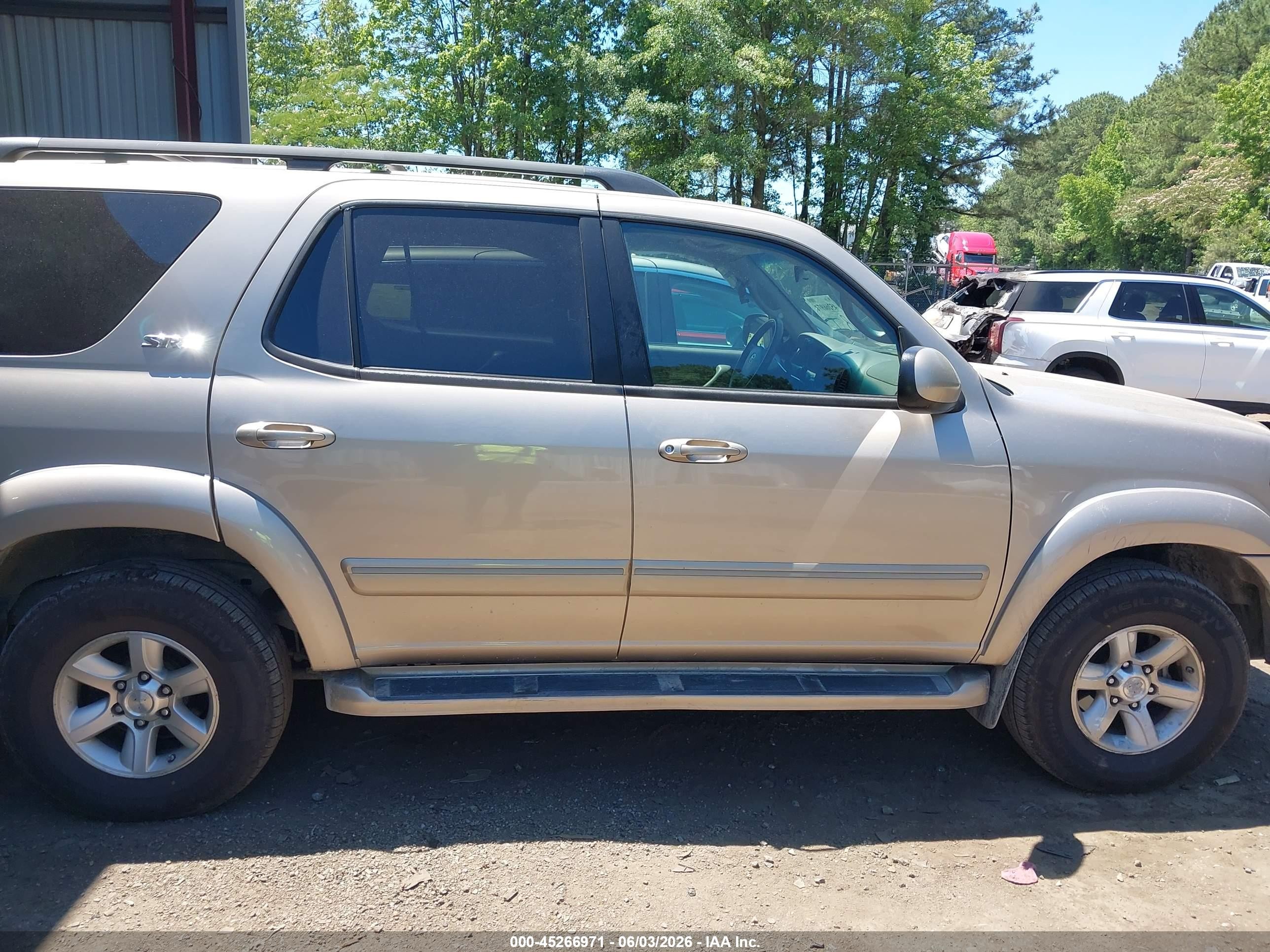 2007 Toyota Sequoia Sr5 V8 Beige vin: 5TDBT44A67S292125