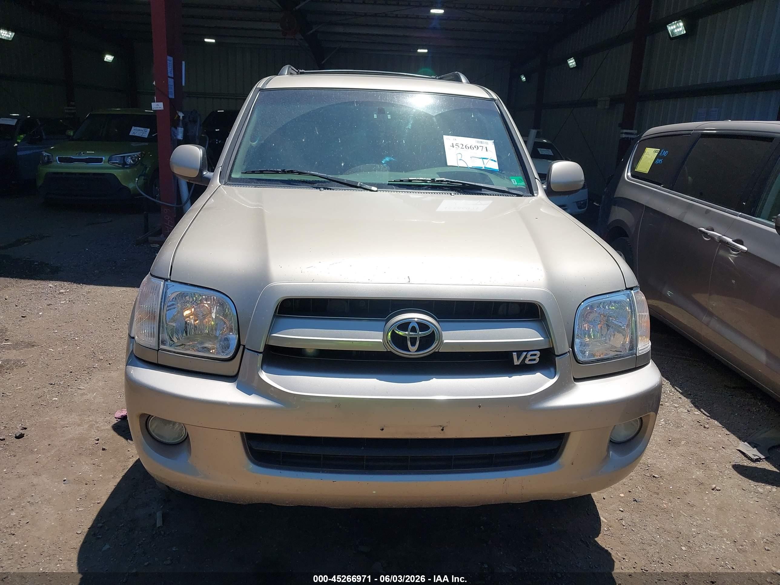 2007 Toyota Sequoia Sr5 V8 Beige vin: 5TDBT44A67S292125