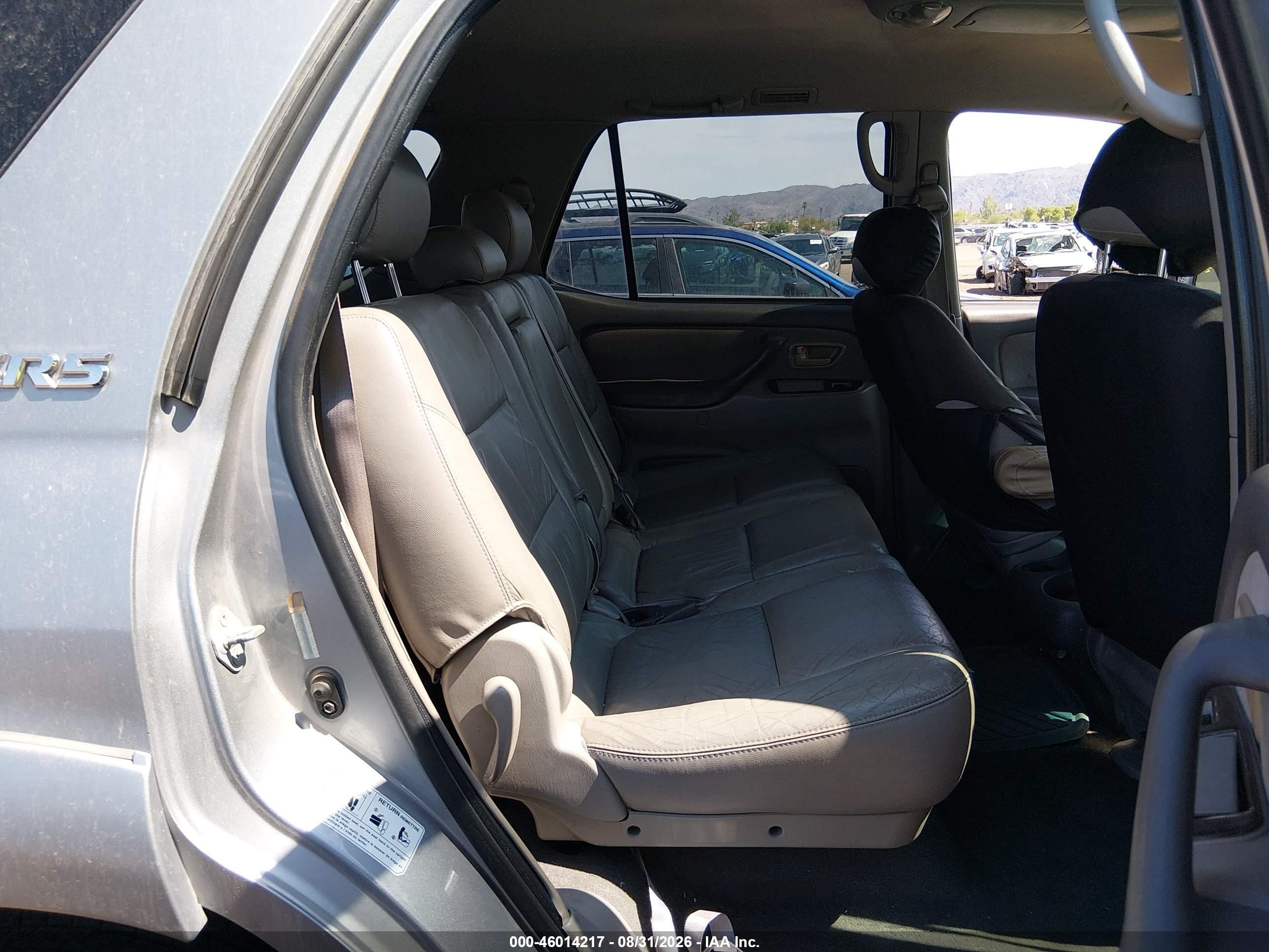 2001 Toyota Sequoia Sr5 V8 Silver vin: 5TDBT44A71S020285