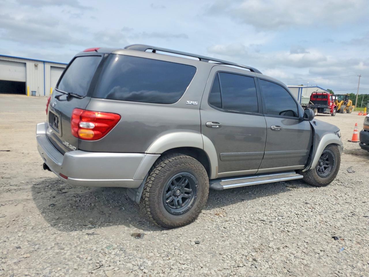 2003 Toyota Sequoia Sr5 Silver vin: 5TDBT44A73S187961