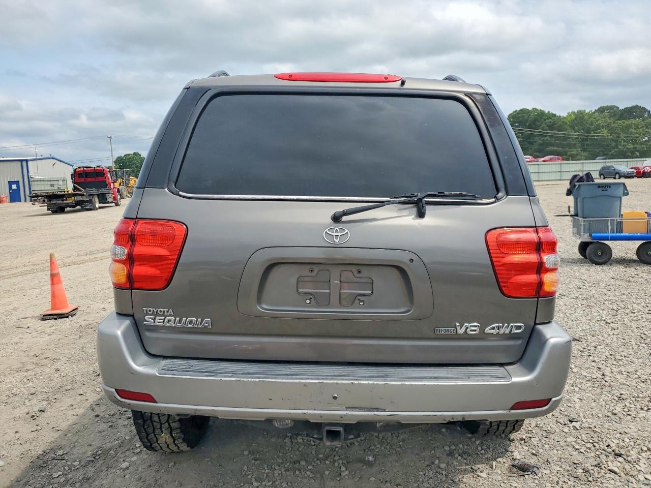 2003 Toyota Sequoia Sr5 Silver vin: 5TDBT44A73S187961
