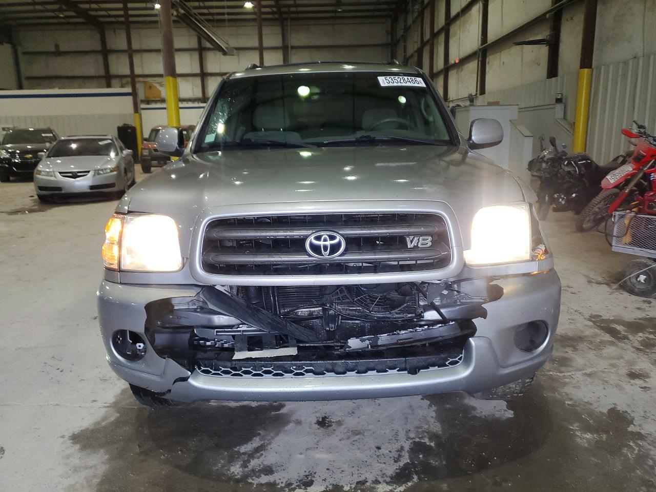 2004 Toyota Sequoia Sr5 Серебряный vin: 5TDBT44A74S217266