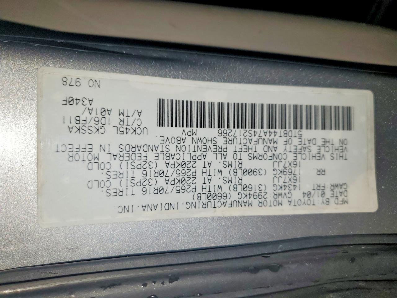 2004 Toyota Sequoia Sr5 Серебряный vin: 5TDBT44A74S217266