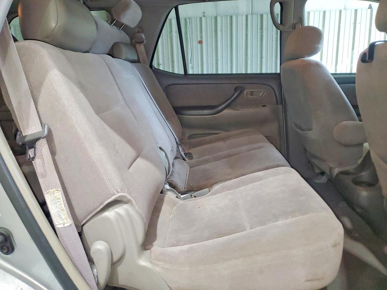 2004 Toyota Sequoia Sr5 Серебряный vin: 5TDBT44A74S217266
