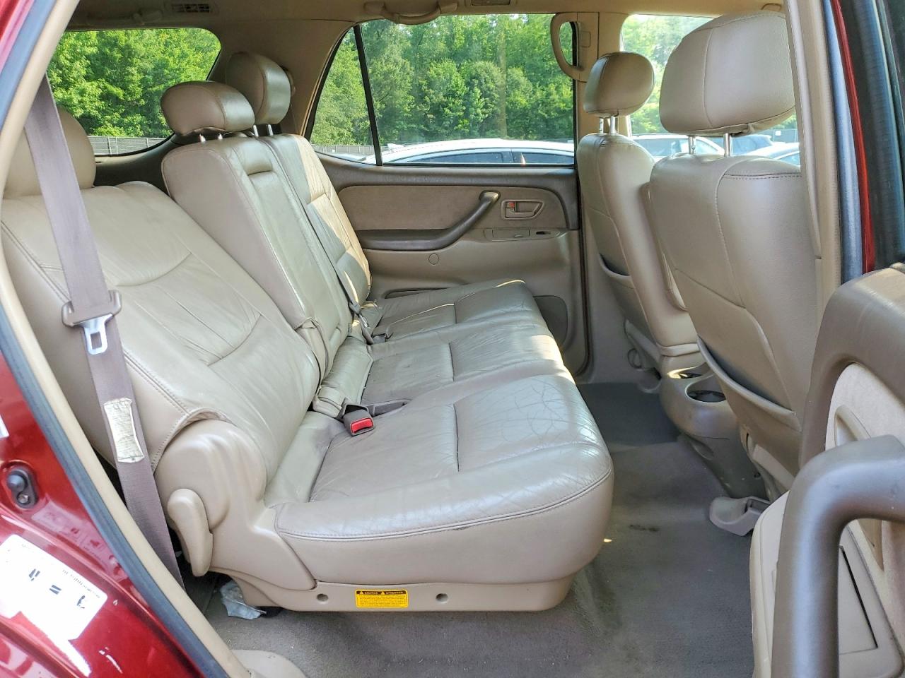 2004 Toyota Sequoia Sr5 Burgundy vin: 5TDBT44A74S223438