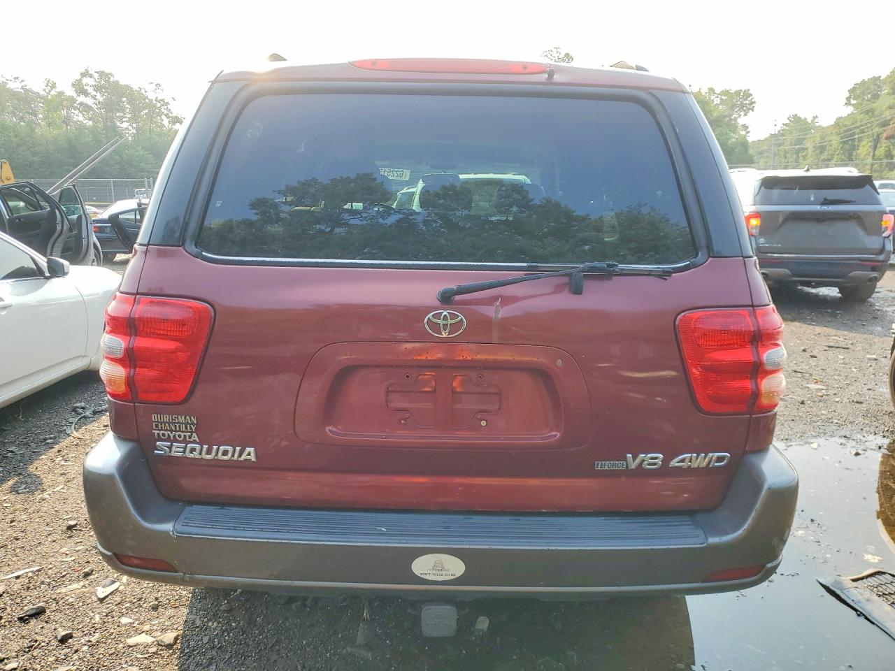 2004 Toyota Sequoia Sr5 Burgundy vin: 5TDBT44A74S223438