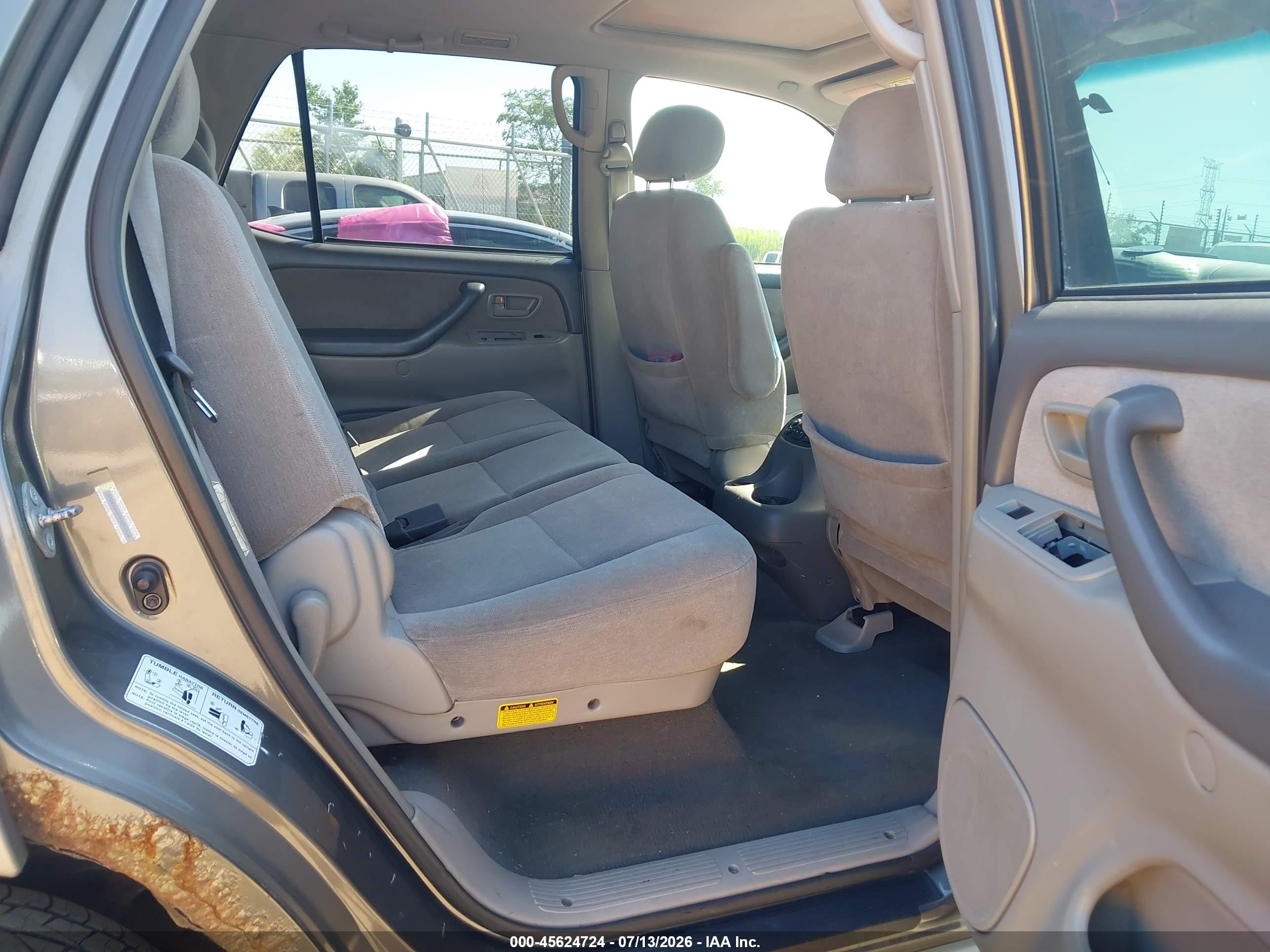 2004 Toyota Sequoia Sr5 V8 Pewter vin: 5TDBT44A74S231510