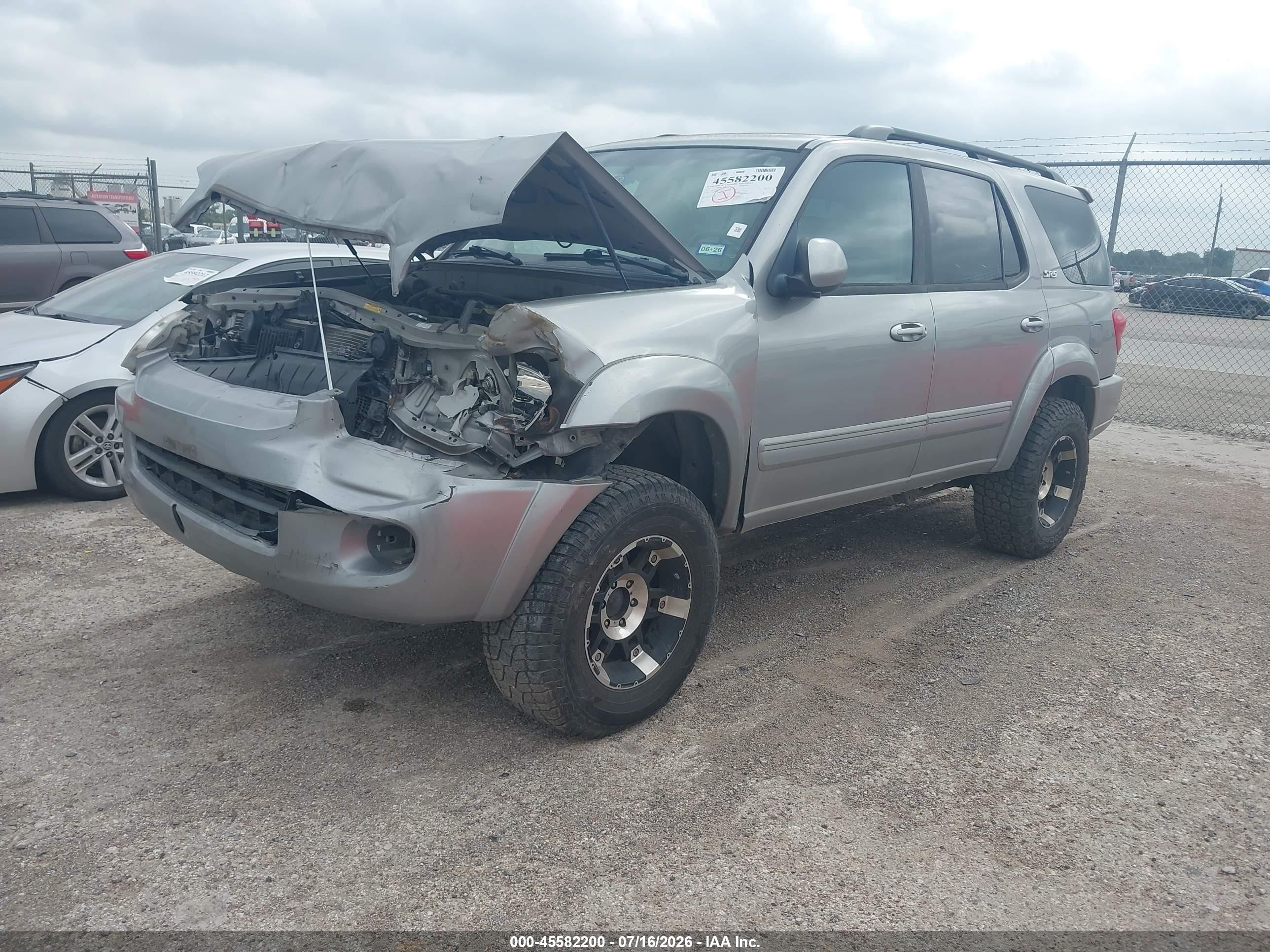 2005 Toyota Sequoia Sr5 V8 Silver vin: 5TDBT44A75S237244
