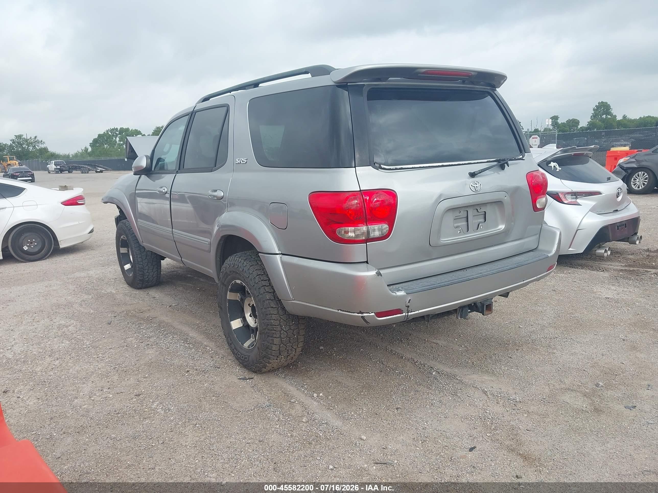2005 Toyota Sequoia Sr5 V8 Silver vin: 5TDBT44A75S237244