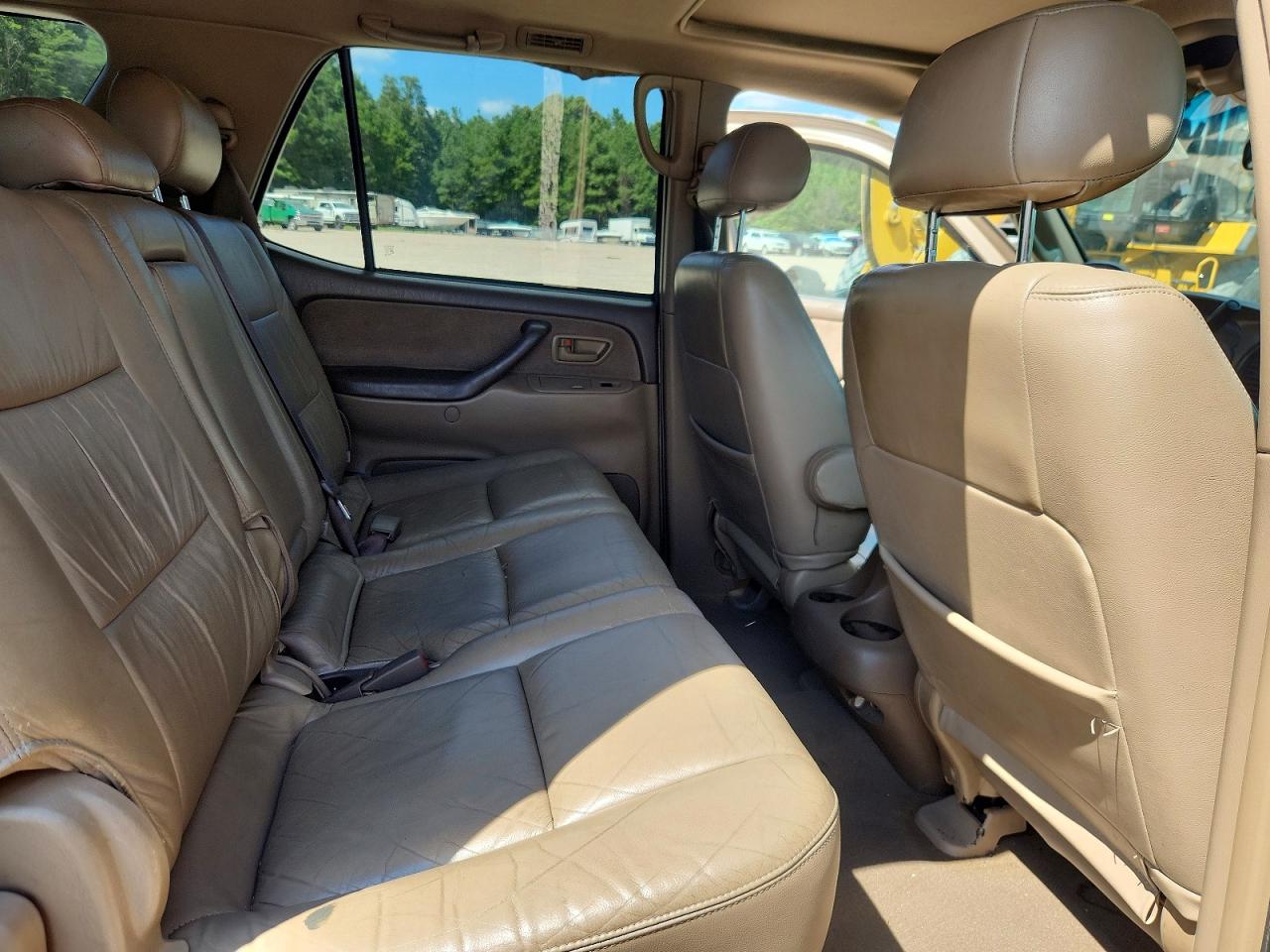 2001 Toyota Sequoia Sr5 Gold vin: 5TDBT44A81S025480