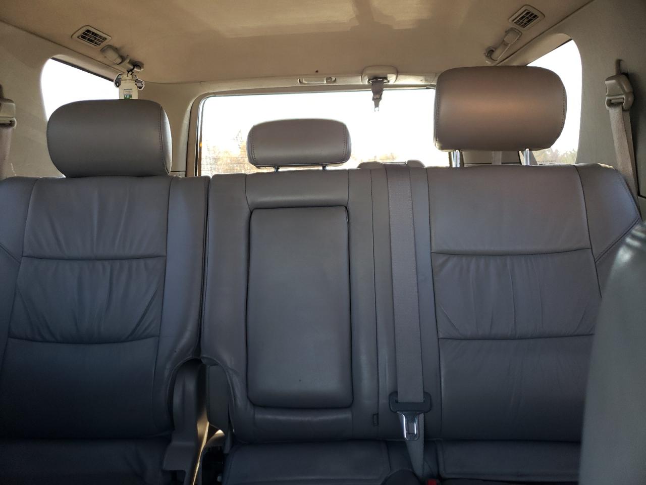 2001 Toyota Sequoia Sr5 Silver vin: 5TDBT44A81S029237