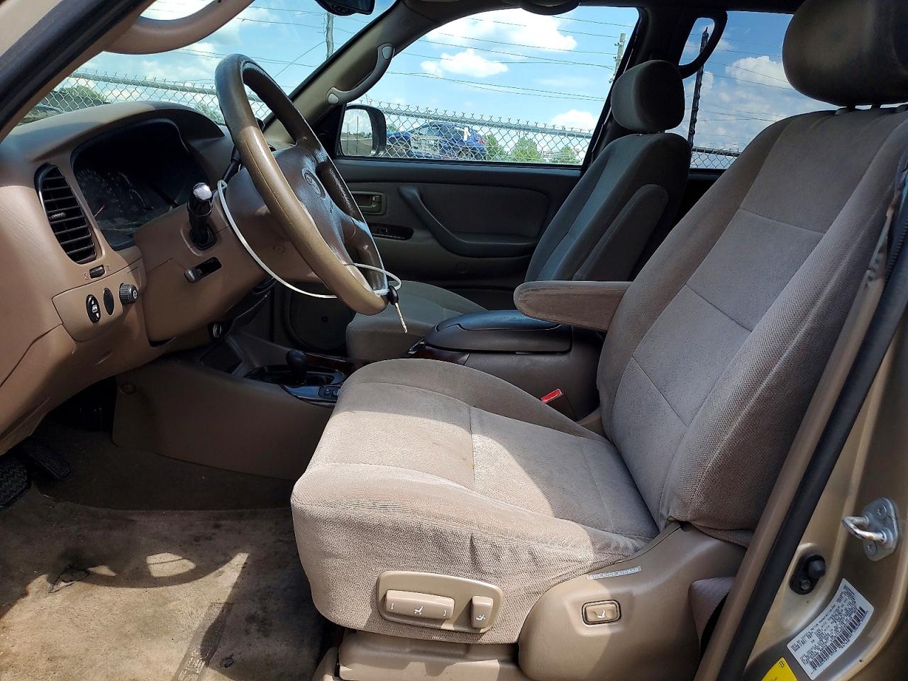 2002 Toyota Sequoia Sr5 Золотой vin: 5TDBT44A82S071439