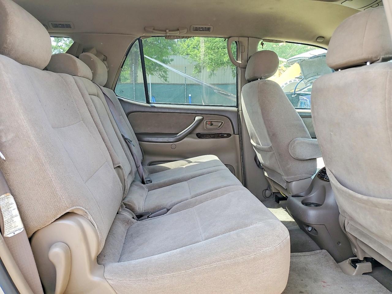 2002 Toyota Sequoia Sr5 Золотой vin: 5TDBT44A82S071439