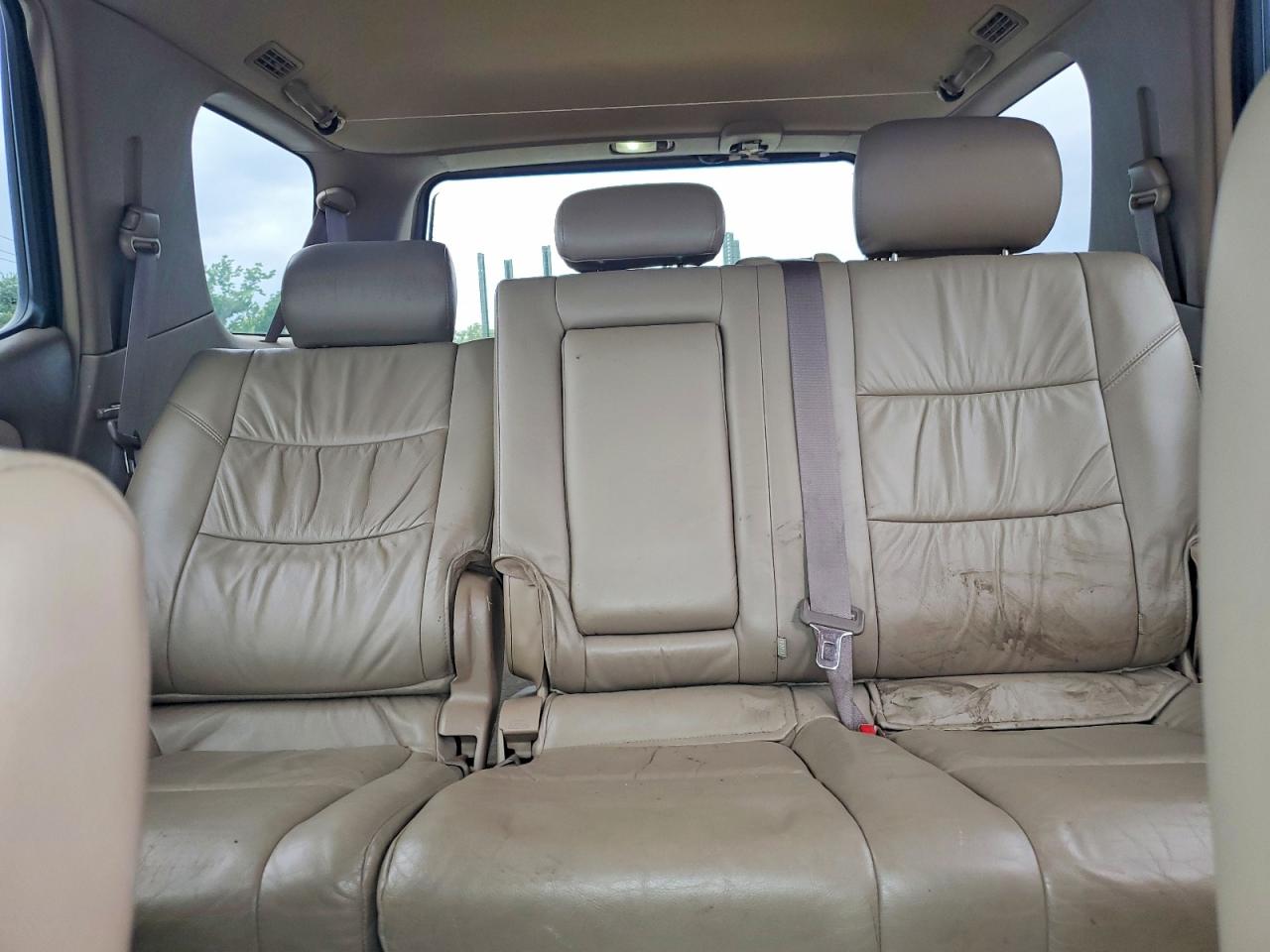2004 Toyota Sequoia Золотой vin: 5TDBT44A84S205577