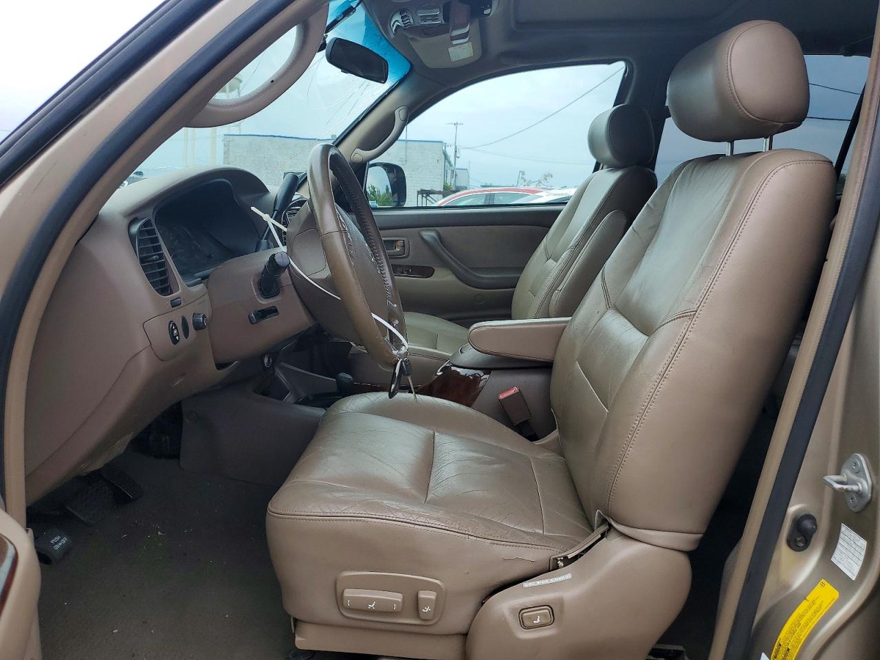 2004 Toyota Sequoia Золотой vin: 5TDBT44A84S205577