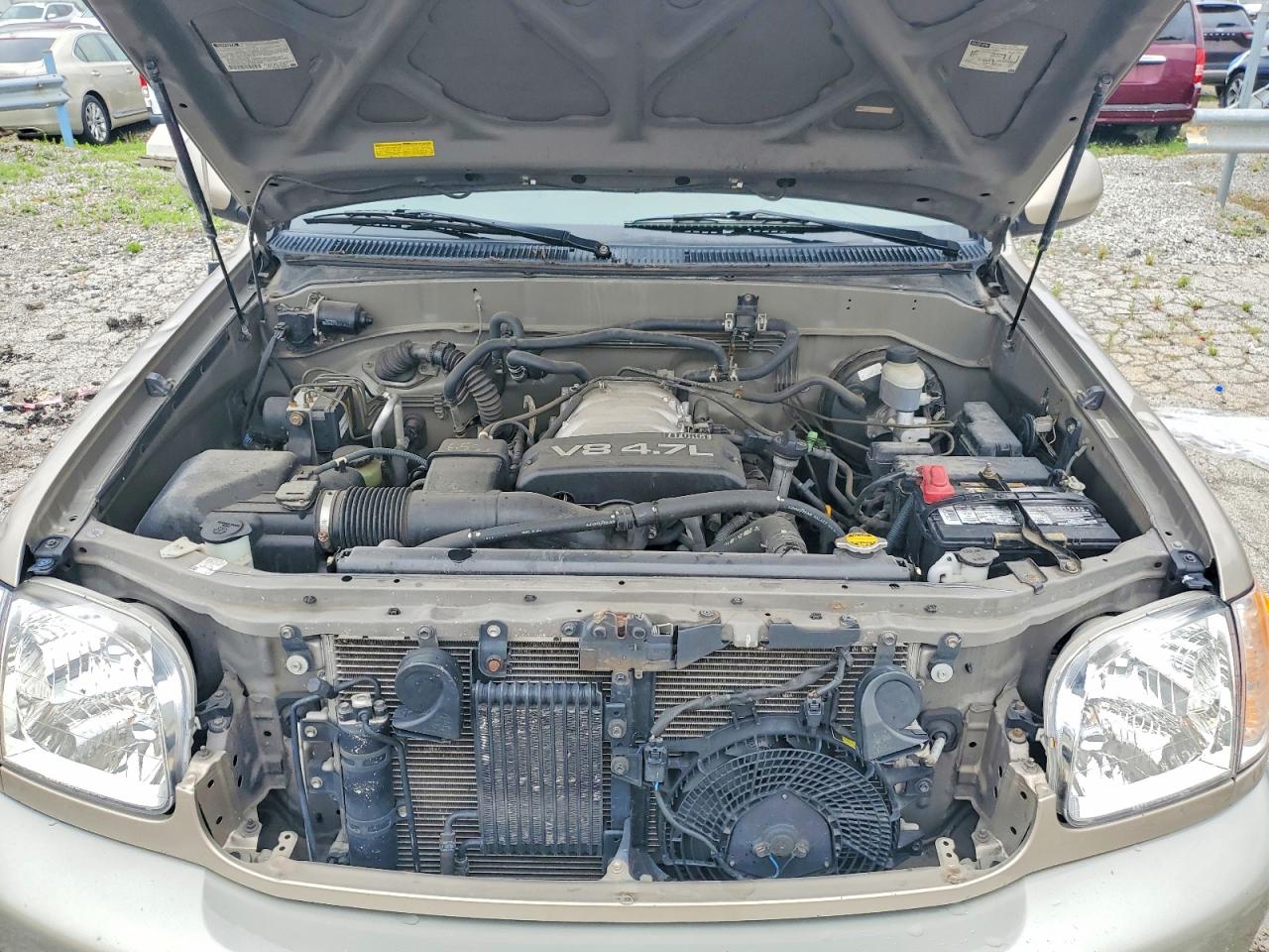2004 Toyota Sequoia Золотой vin: 5TDBT44A84S205577