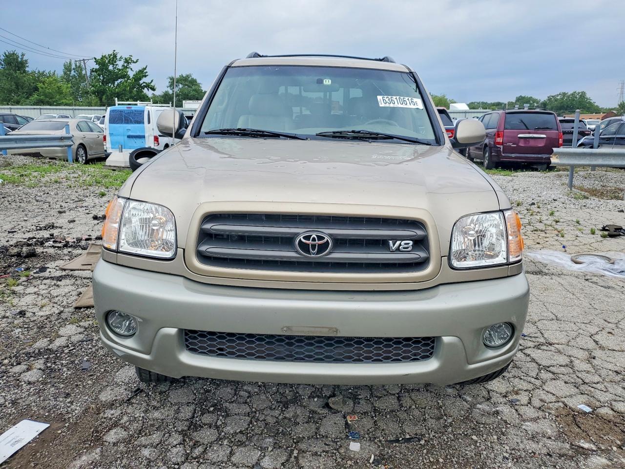 2004 Toyota Sequoia Золотой vin: 5TDBT44A84S205577