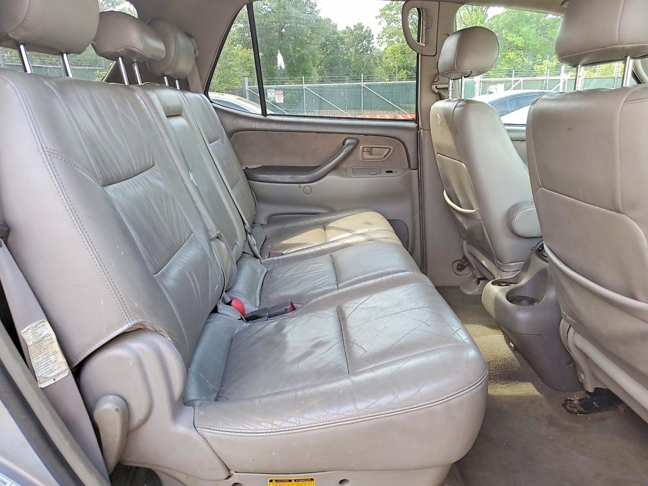 2004 Toyota Sequoia Sr5 Gray vin: 5TDBT44A84S206888