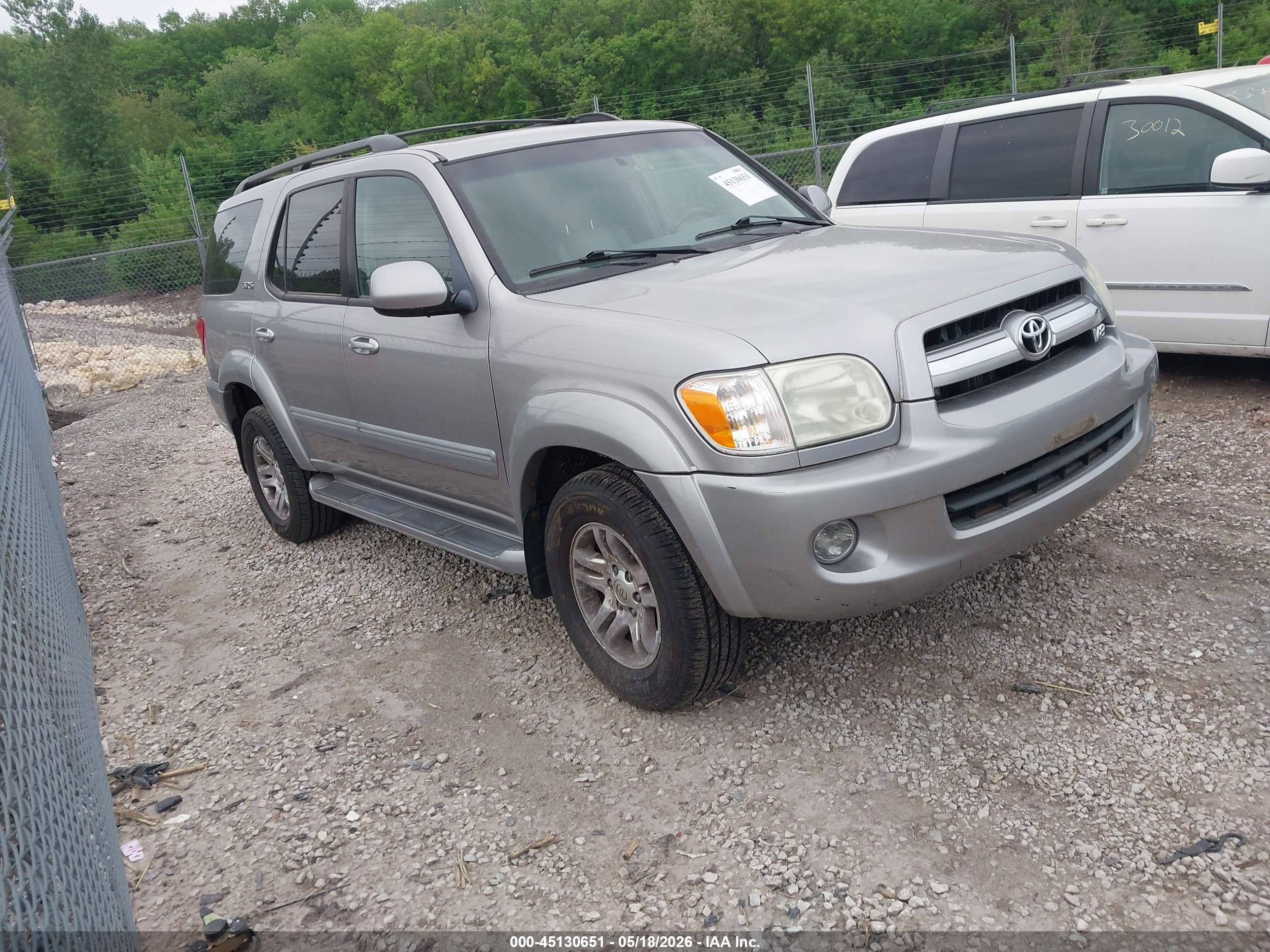 2006 Toyota Sequoia Sr5 V8 Silver vin: 5TDBT44A86S263790