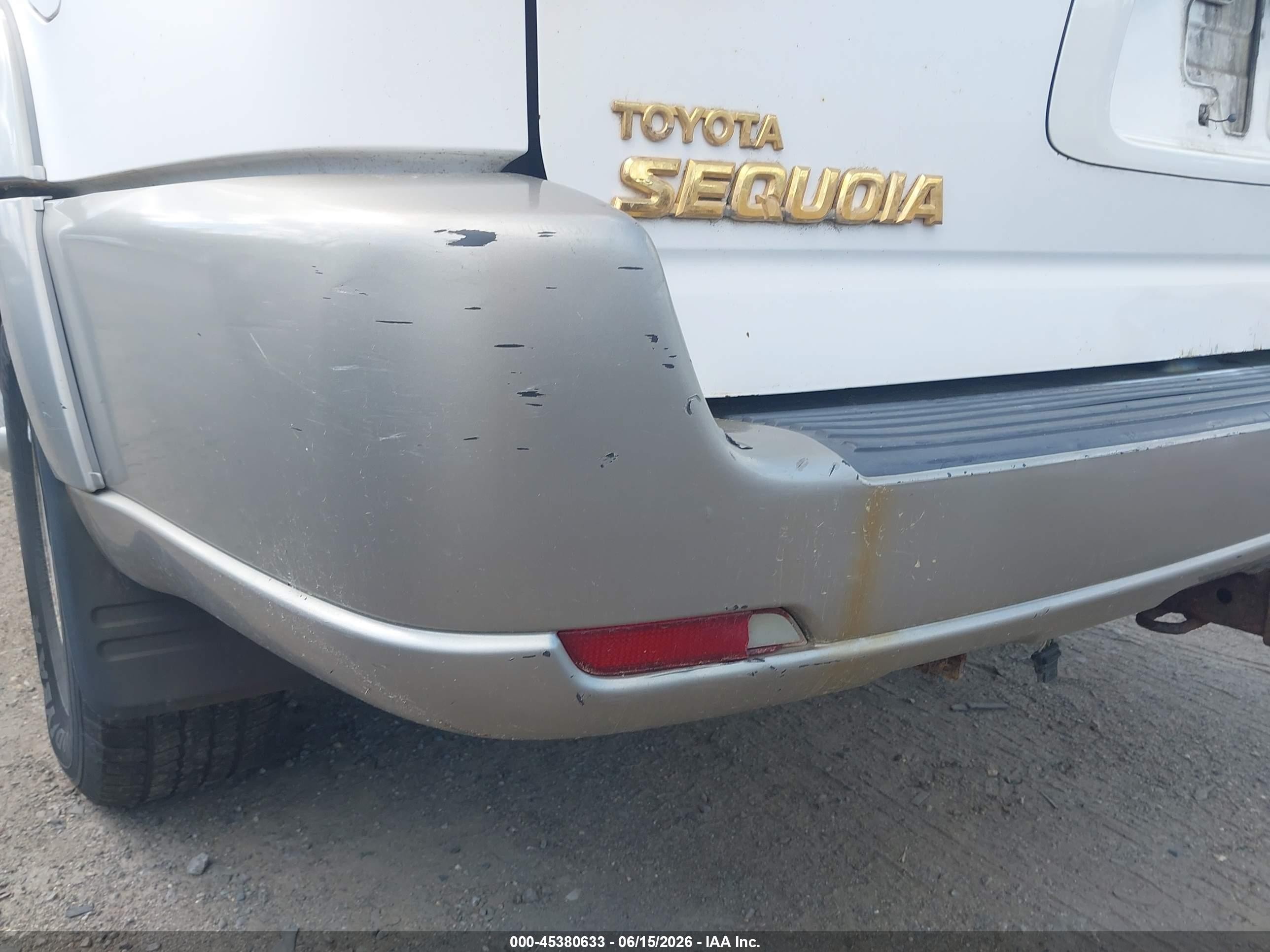 2001 Toyota Sequoia Sr5 V8 White vin: 5TDBT44A91S047200