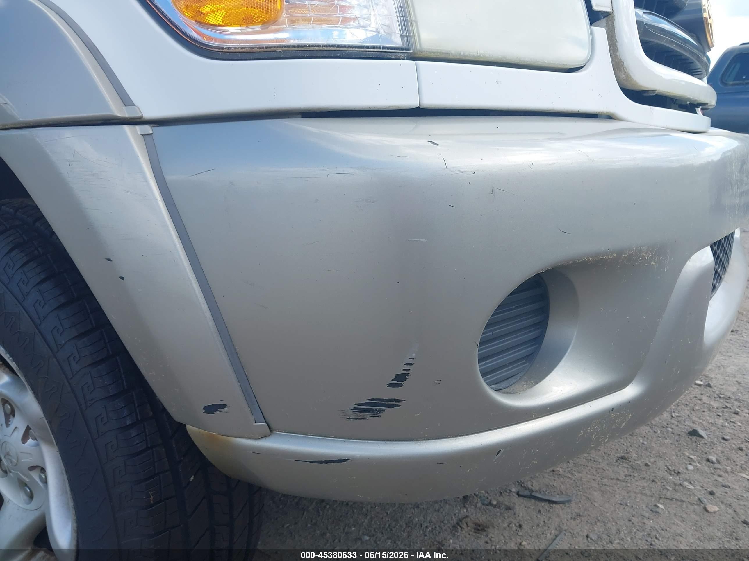 2001 Toyota Sequoia Sr5 V8 White vin: 5TDBT44A91S047200