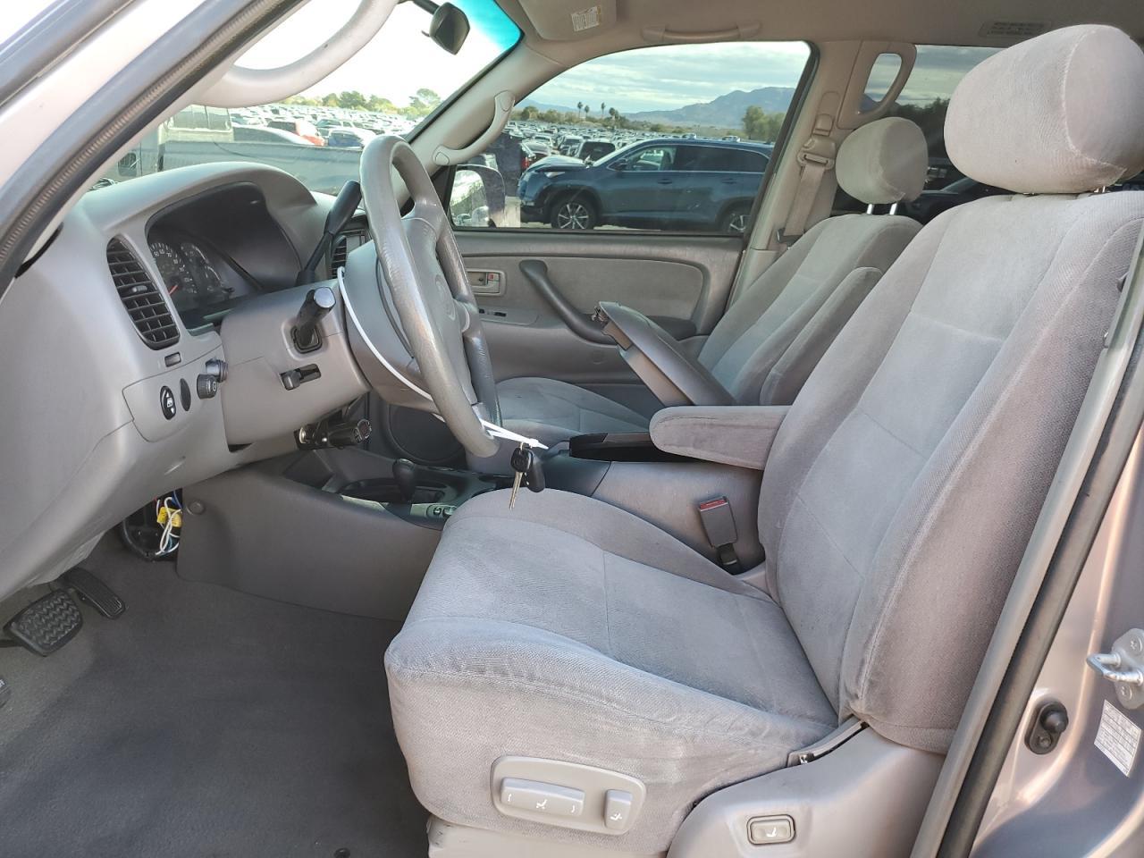 2002 Toyota Sequoia Sr5 Tan vin: 5TDBT44A92S085690