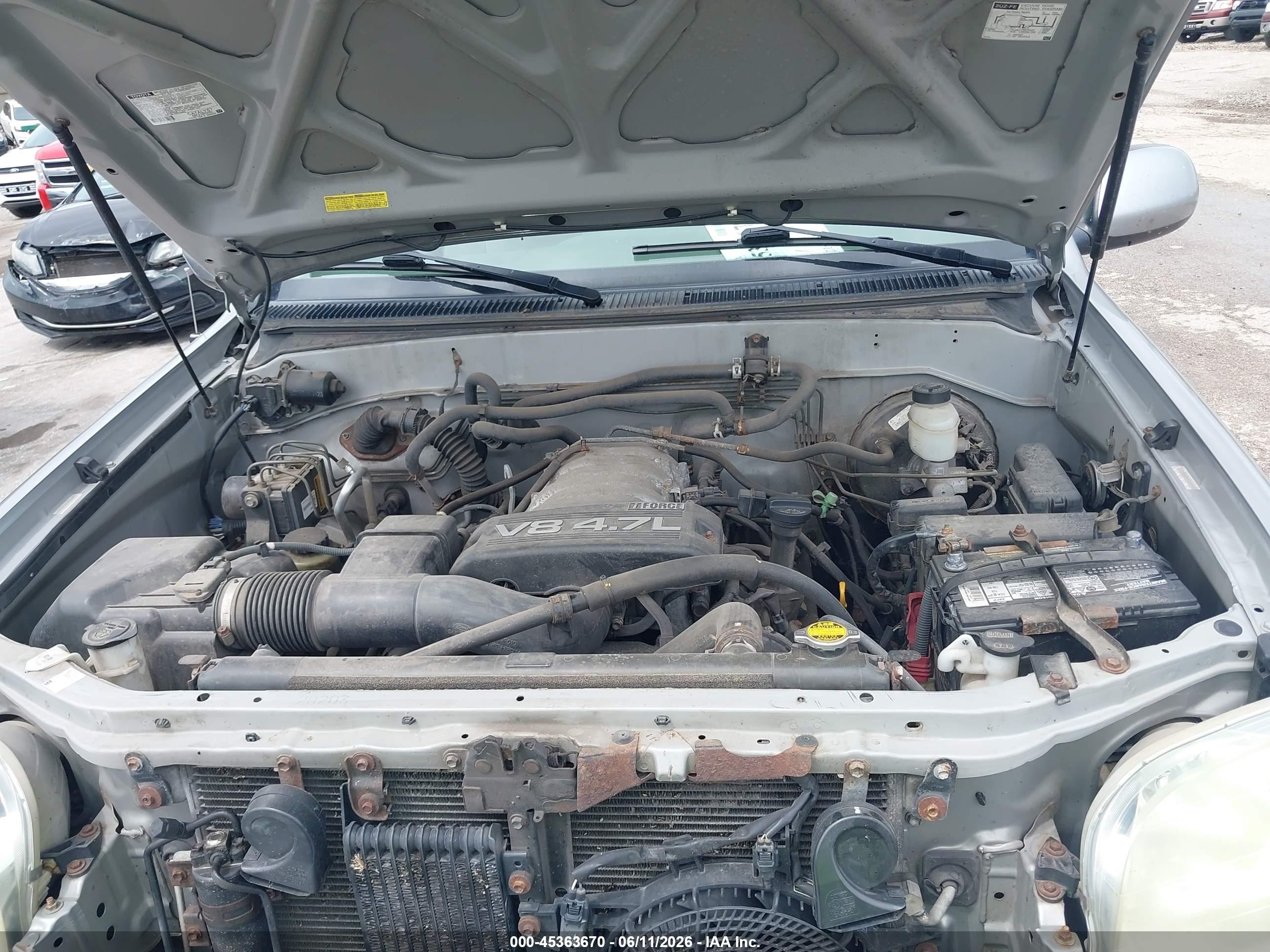 2004 Toyota Sequoia Sr5 V8 Серебряный vin: 5TDBT44A94S207581