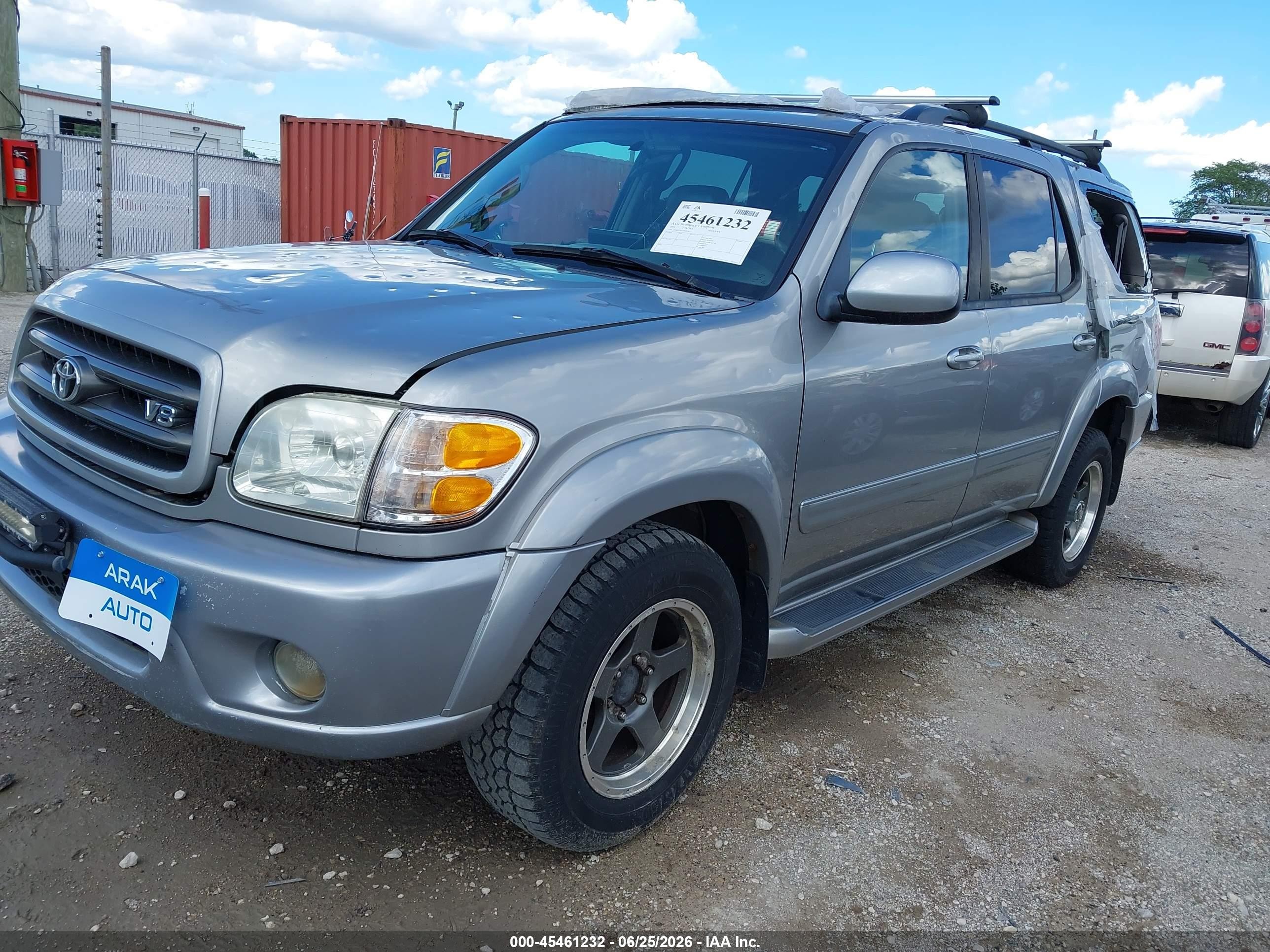 2004 Toyota Sequoia Sr5 V8 Silver vin: 5TDBT44A94S214613