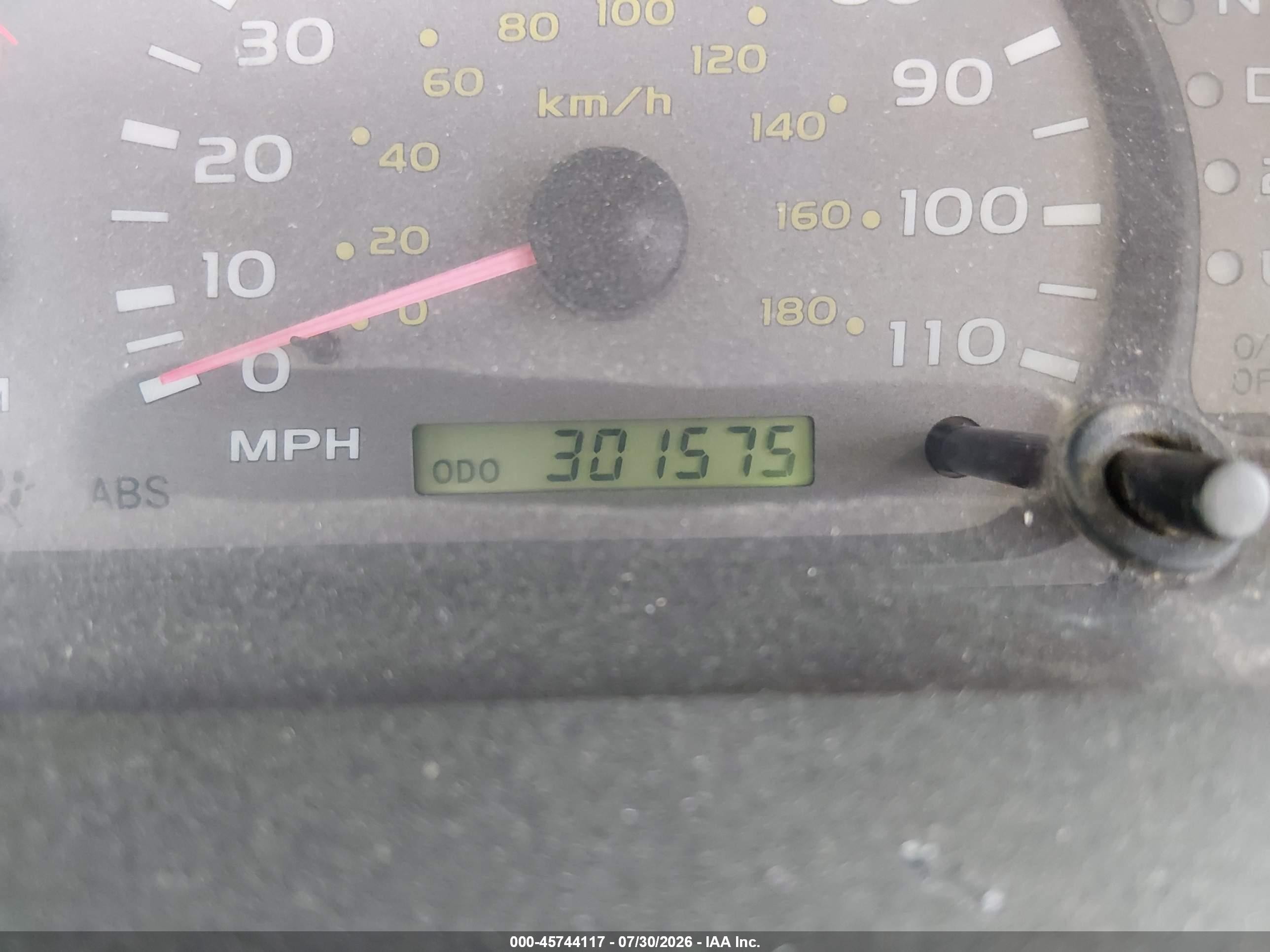 2004 Toyota Sequoia Sr5 V8 Black vin: 5TDBT44A94S216619
