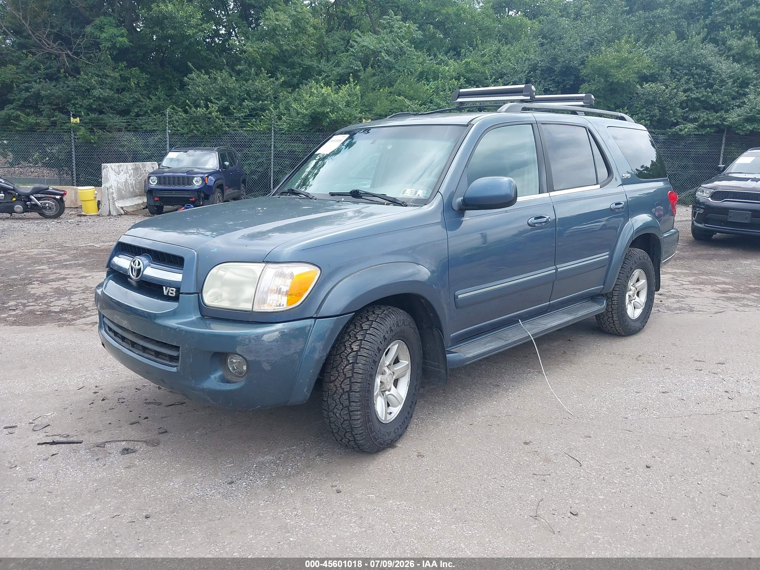 2005 Toyota Sequoia Sr5 V8 Light Blue vin: 5TDBT44A95S242025