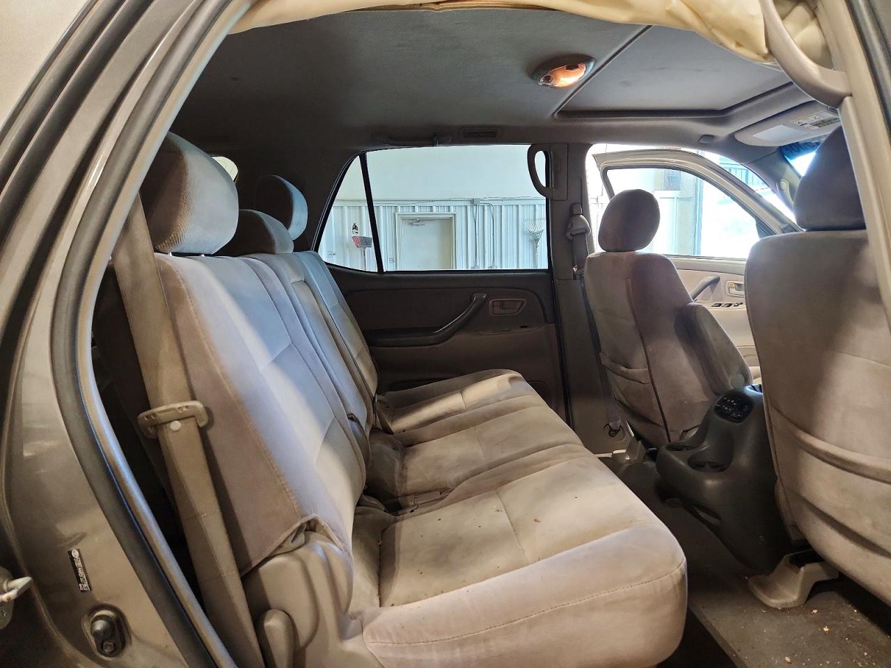 2007 Toyota Sequoia Sr5 Серый vin: 5TDBT44A97S279837
