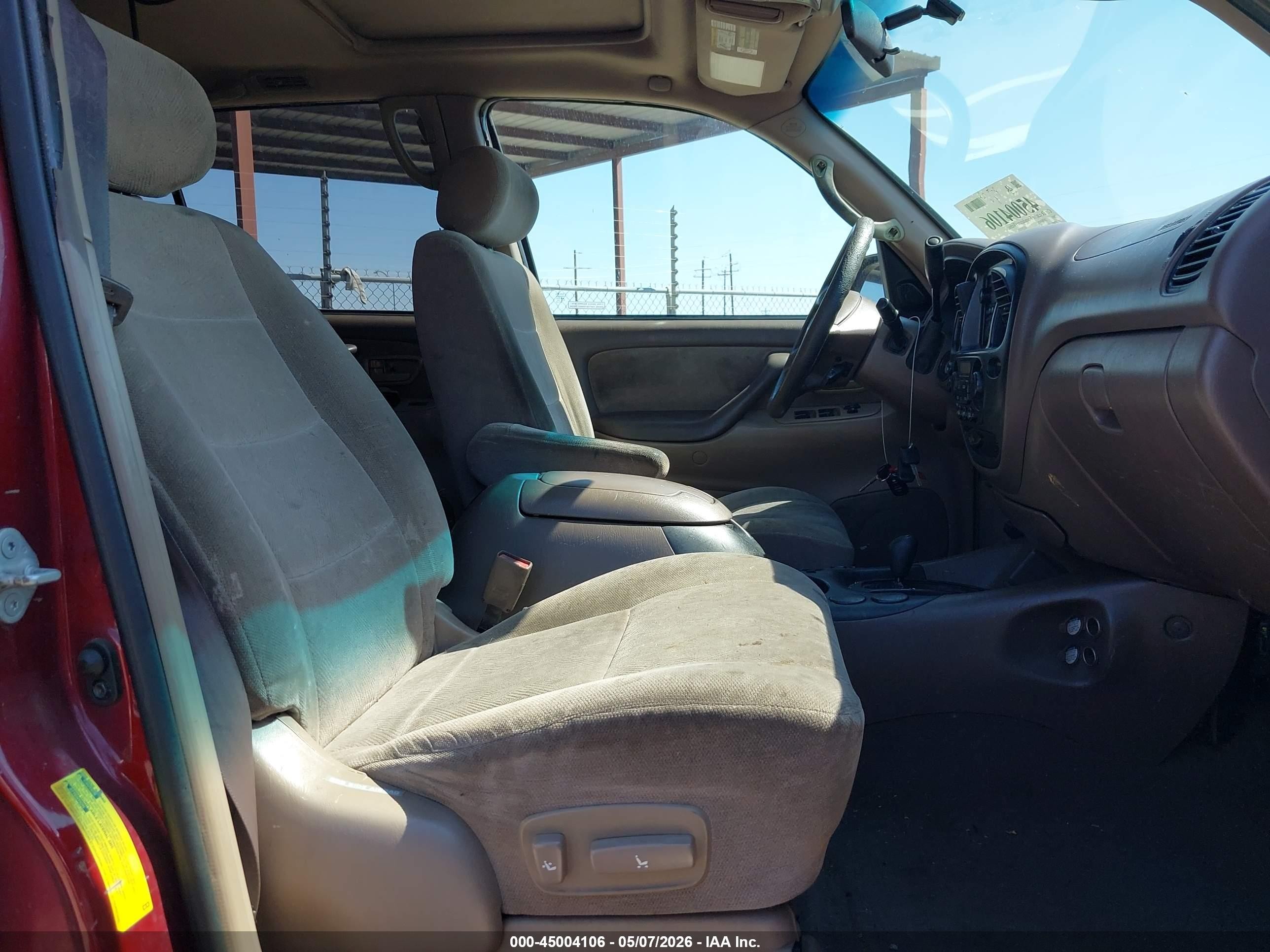 2001 Toyota Sequoia Sr5 V8 Красный vin: 5TDBT44AX1S015906
