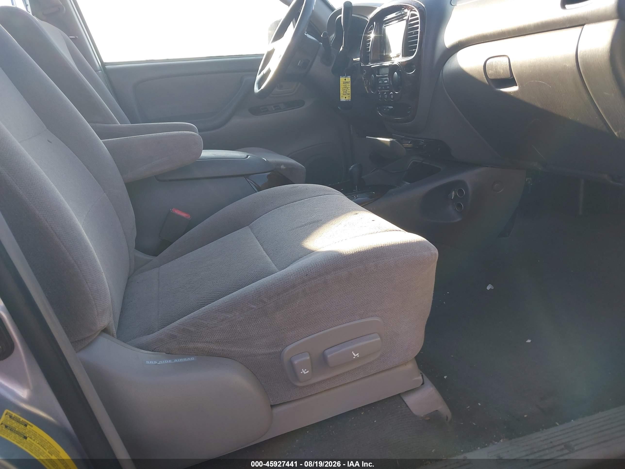 2002 Toyota Sequoia Sr5 V8 Silver vin: 5TDBT44AX2S066369