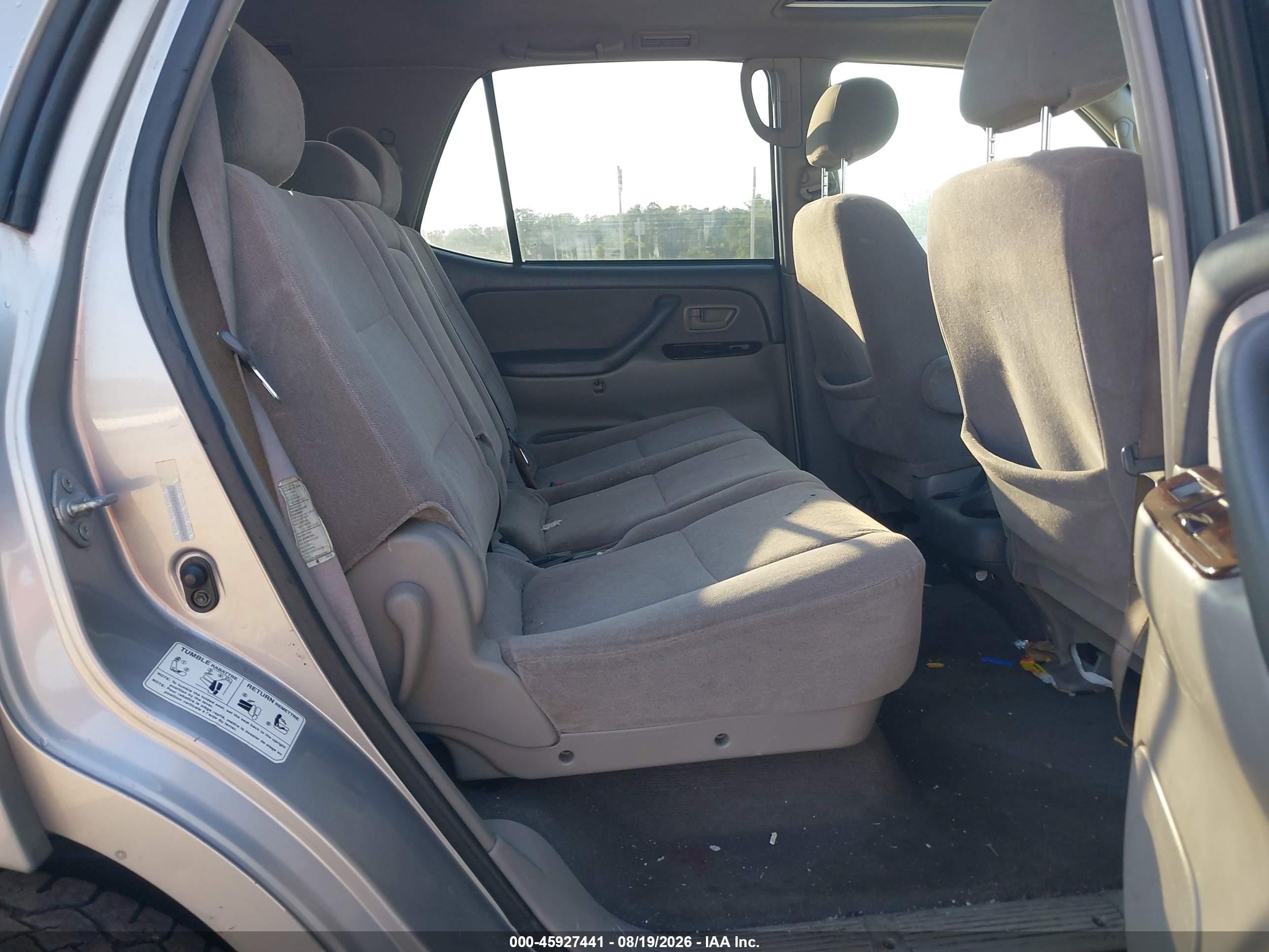 2002 Toyota Sequoia Sr5 V8 Silver vin: 5TDBT44AX2S066369