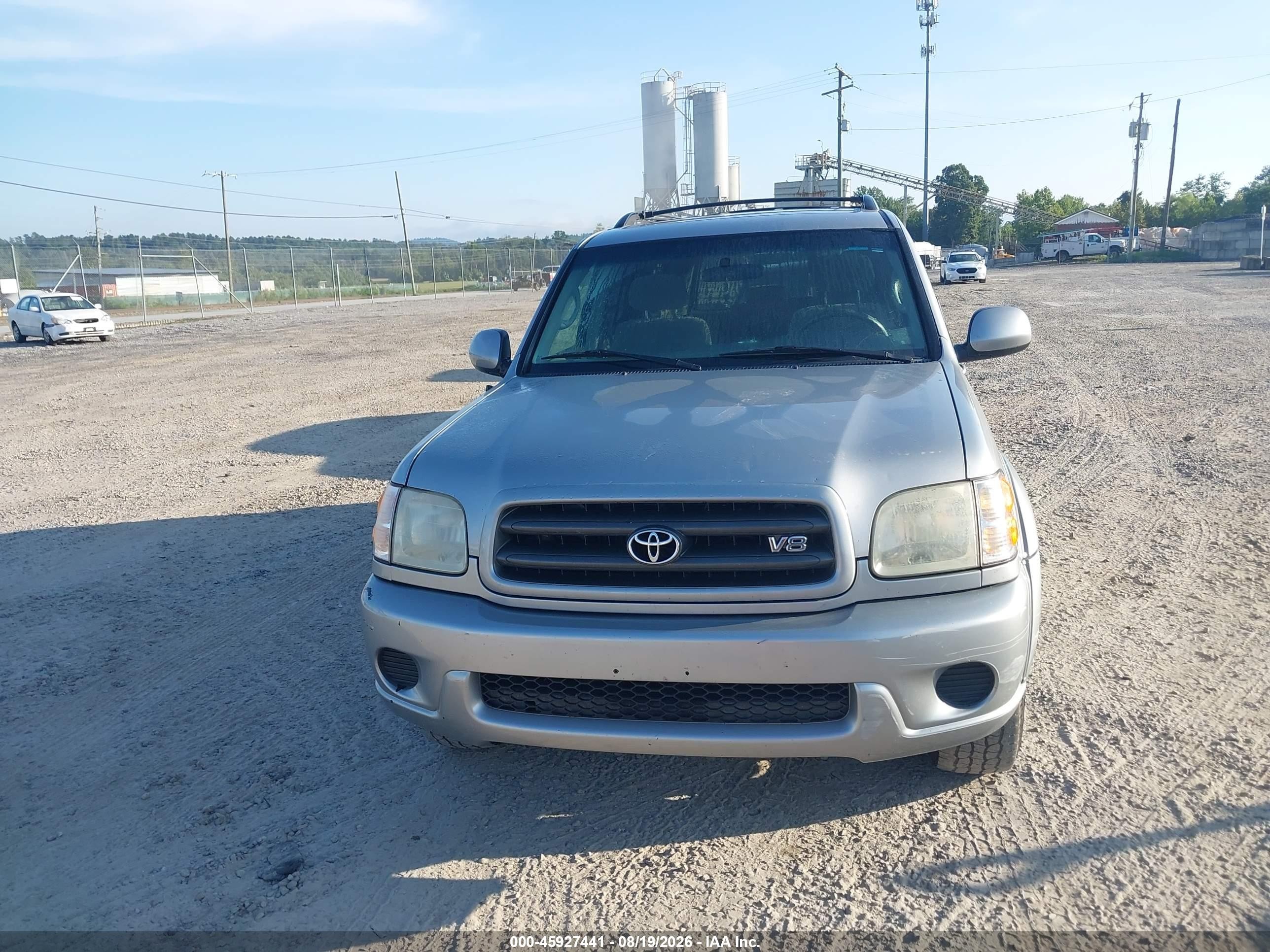 2002 Toyota Sequoia Sr5 V8 Silver vin: 5TDBT44AX2S066369