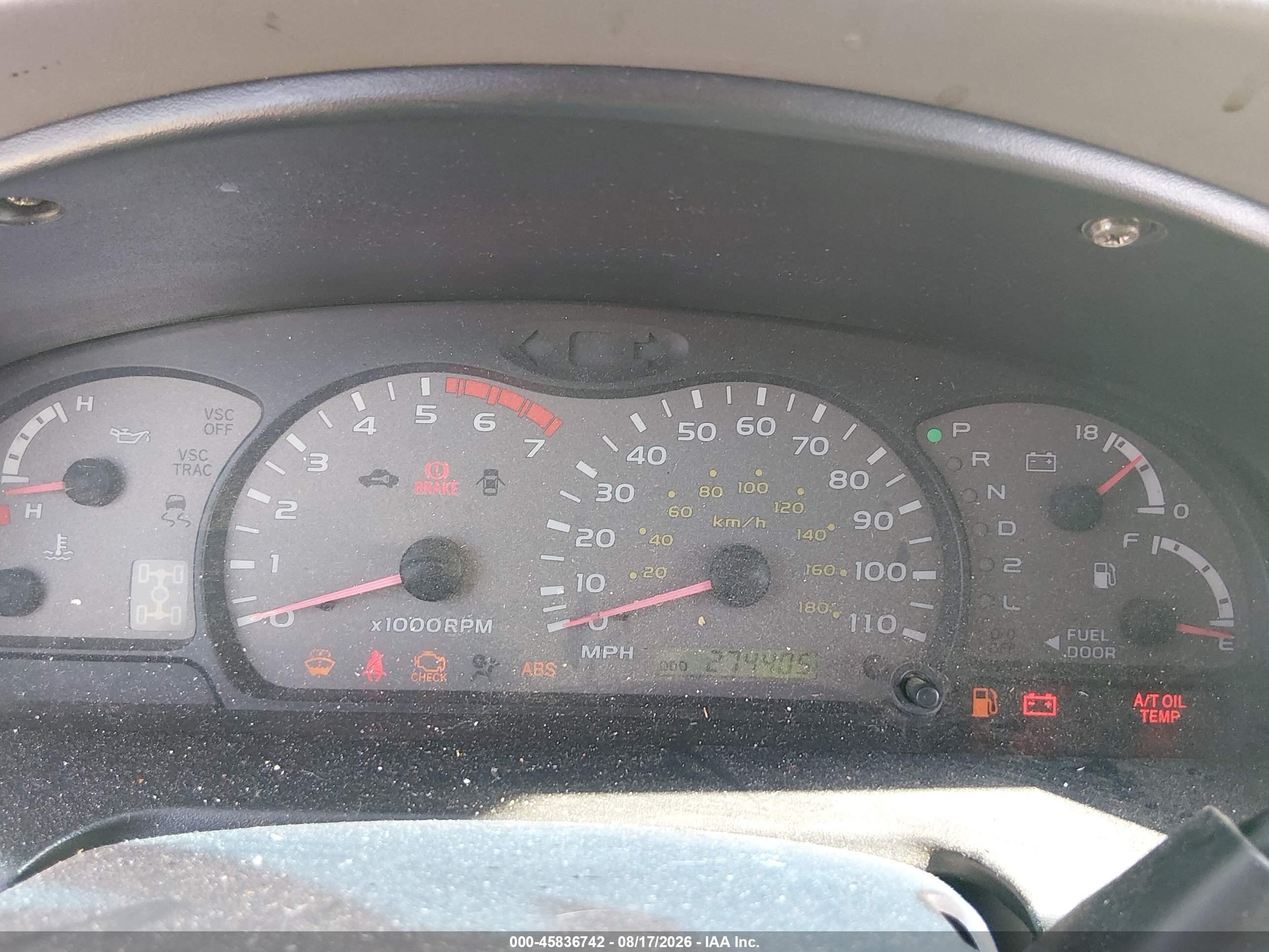 2002 Toyota Sequoia Sr5 V8 Silver vin: 5TDBT44AX2S096813