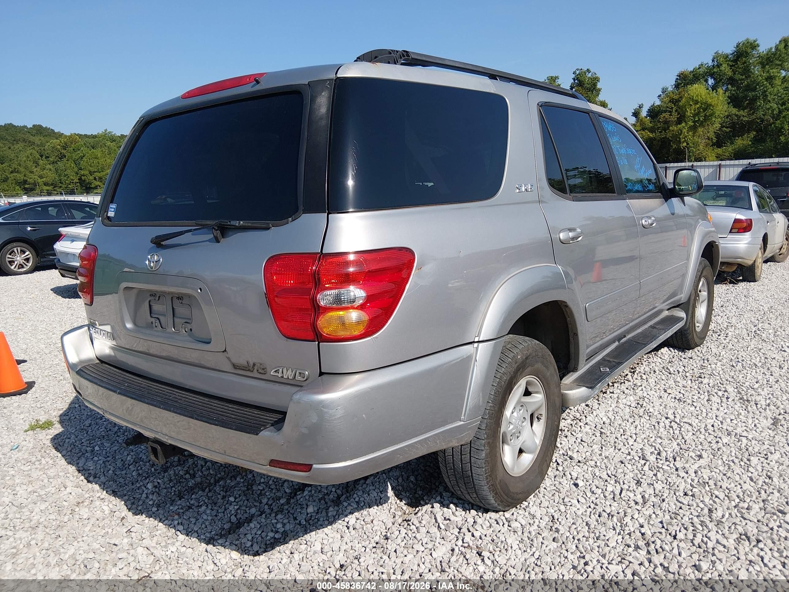 2002 Toyota Sequoia Sr5 V8 Silver vin: 5TDBT44AX2S096813