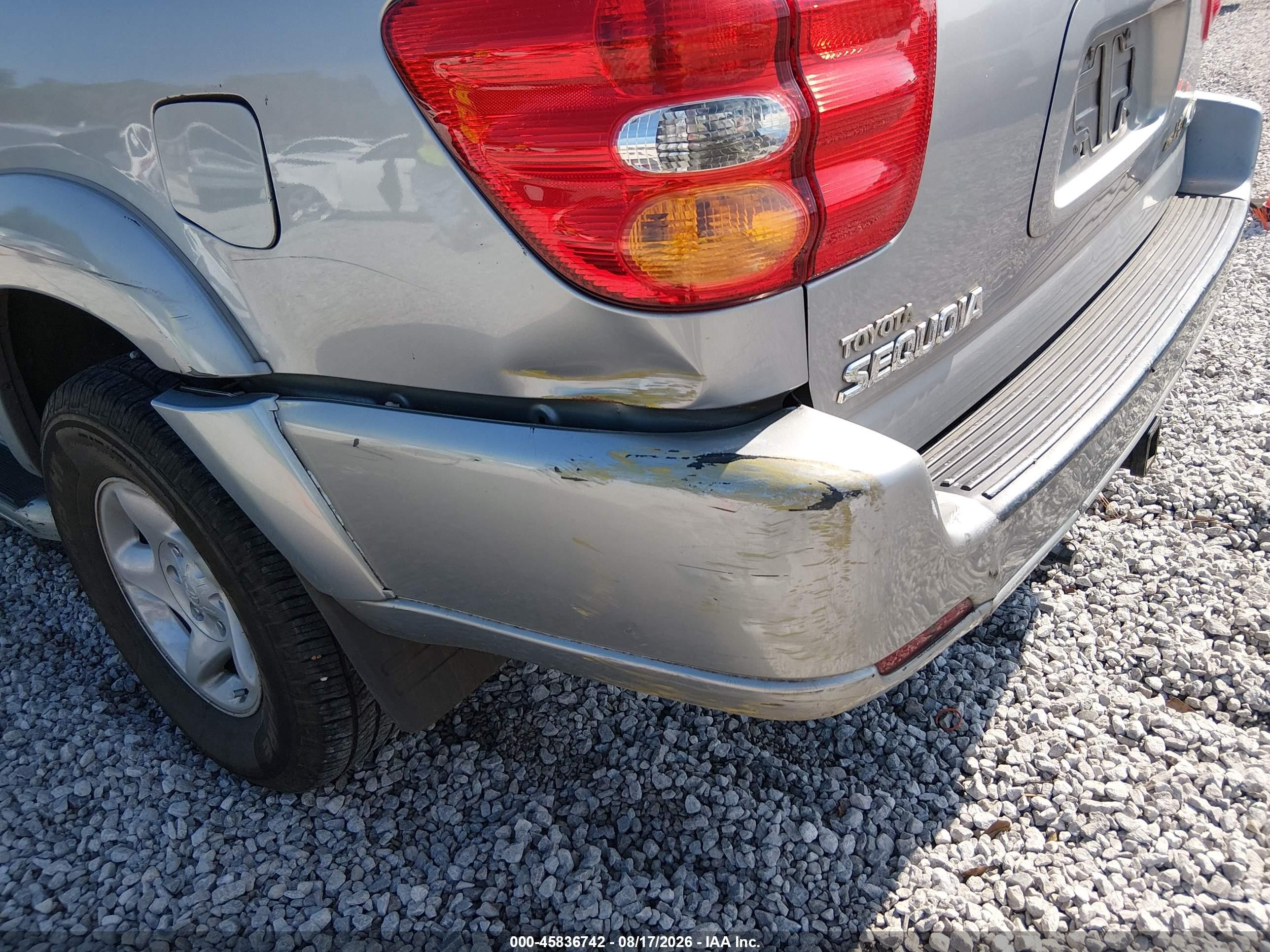 2002 Toyota Sequoia Sr5 V8 Silver vin: 5TDBT44AX2S096813