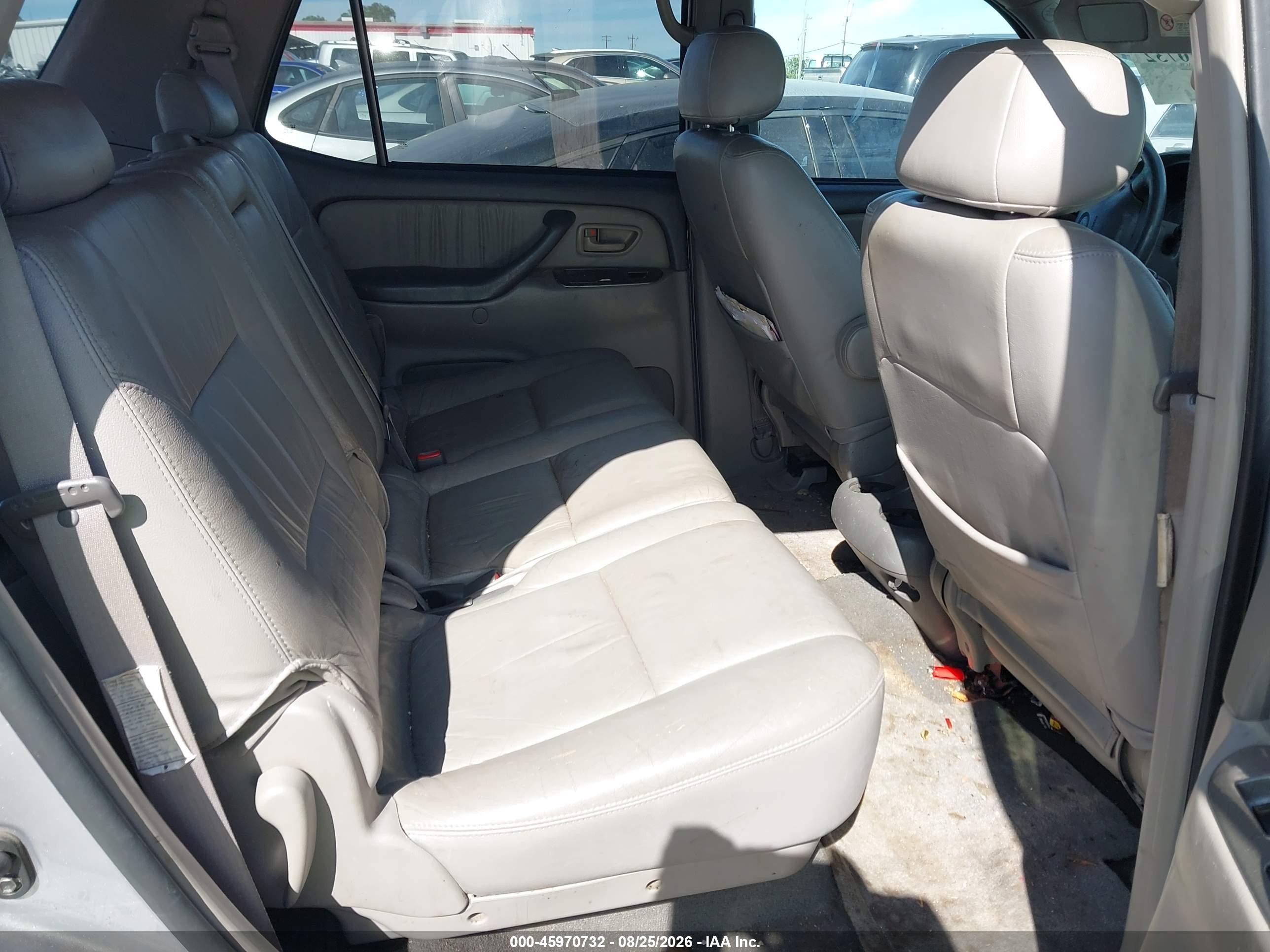 2001 Toyota Sequoia Limited V8 Silver vin: 5TDBT48A01S001572
