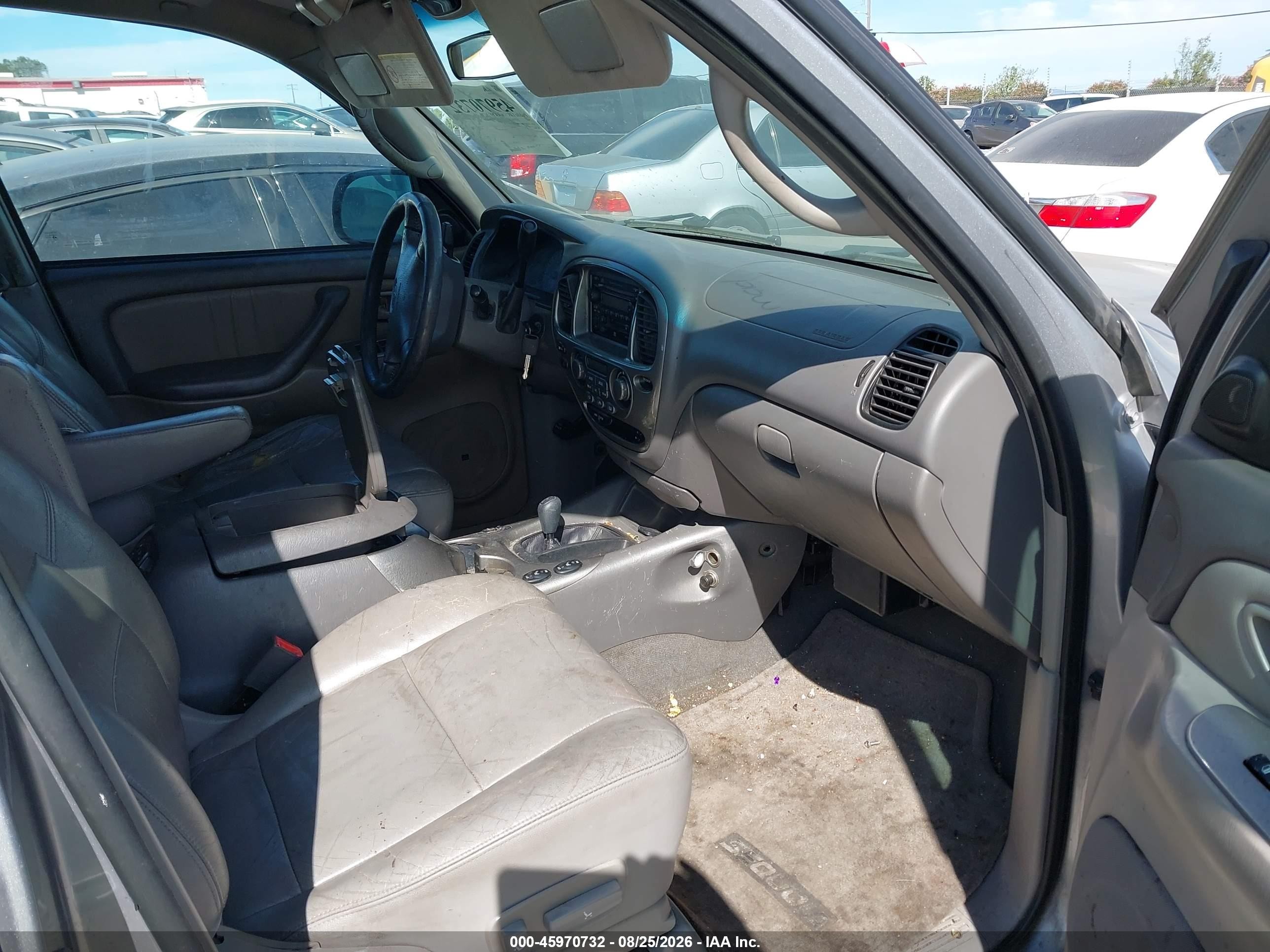 2001 Toyota Sequoia Limited V8 Silver vin: 5TDBT48A01S001572
