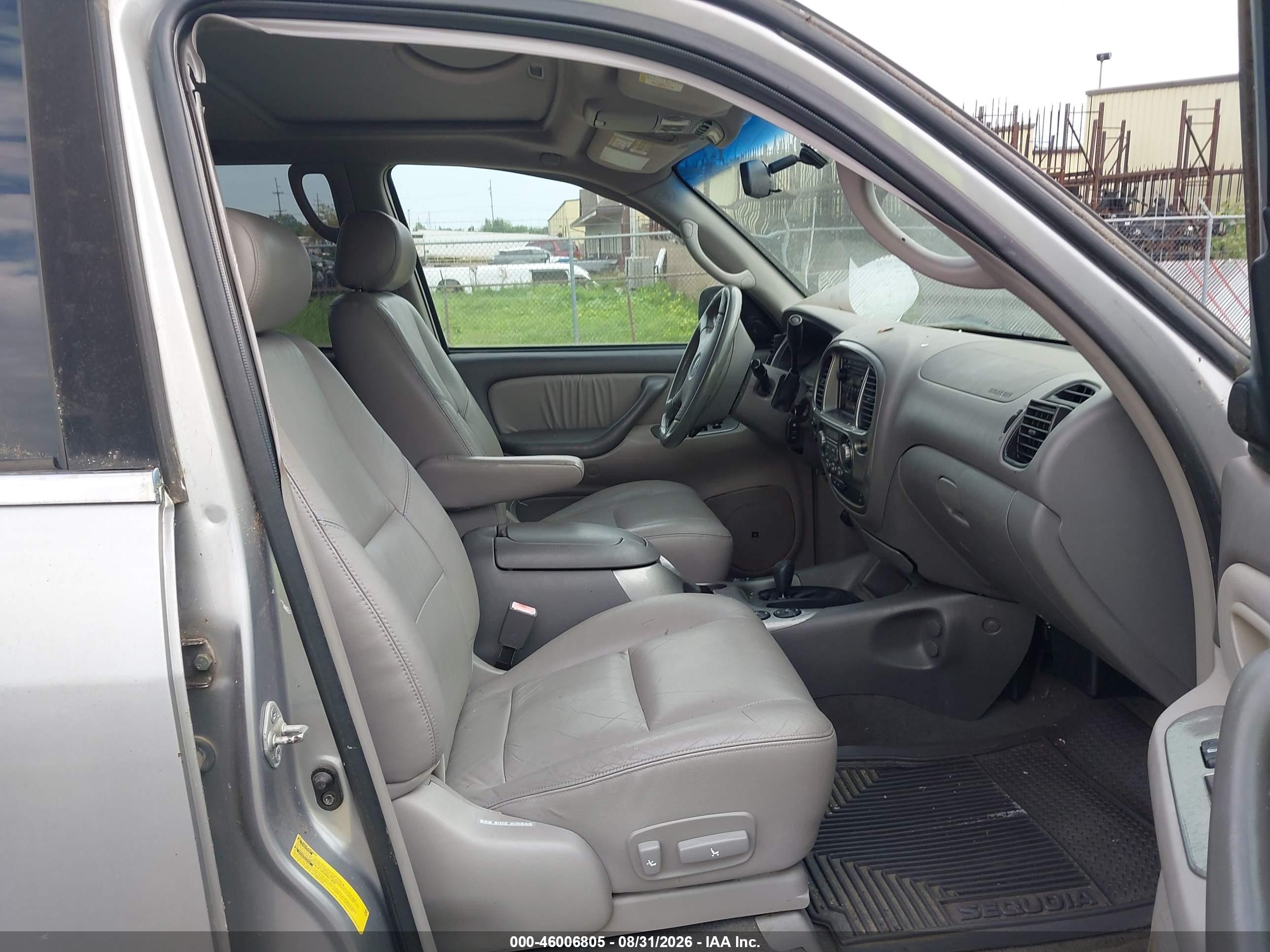 2001 Toyota Sequoia Limited V8 Silver vin: 5TDBT48A01S009669