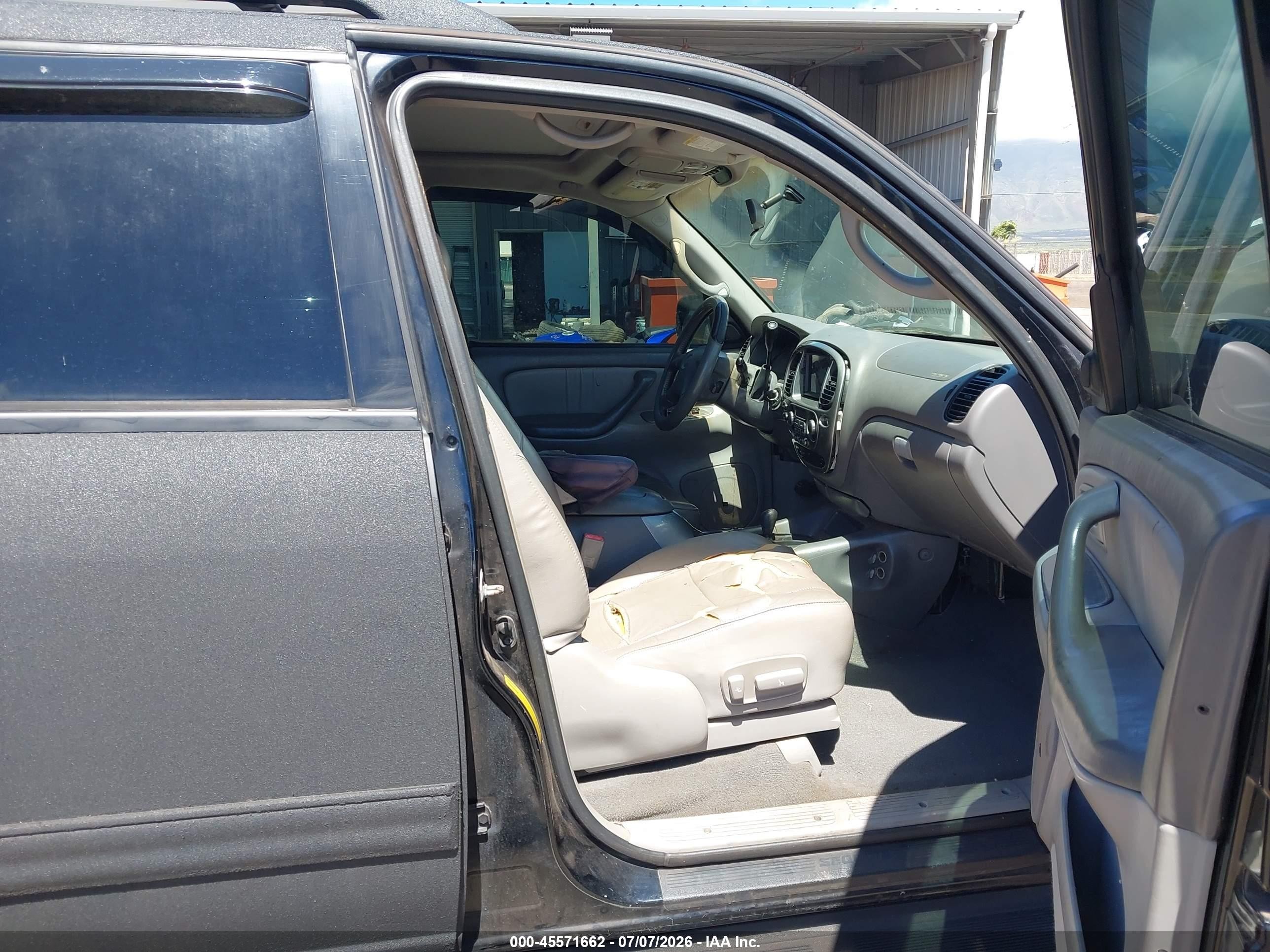 2002 Toyota Sequoia Limited V8 Черный vin: 5TDBT48A02S085359