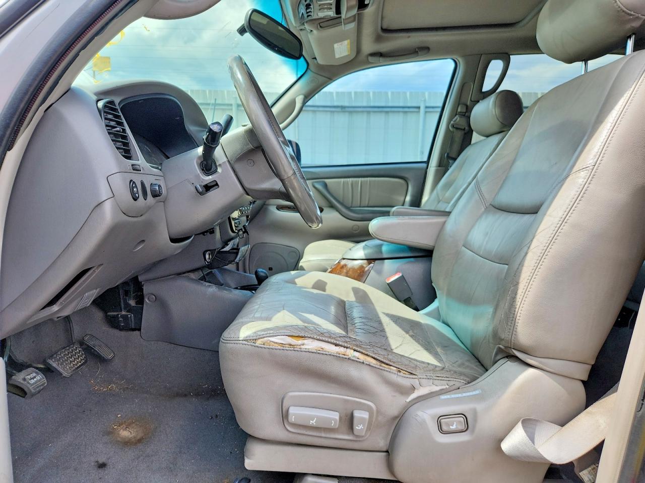 2002 Toyota Sequoia Limited Silver vin: 5TDBT48A02S099620
