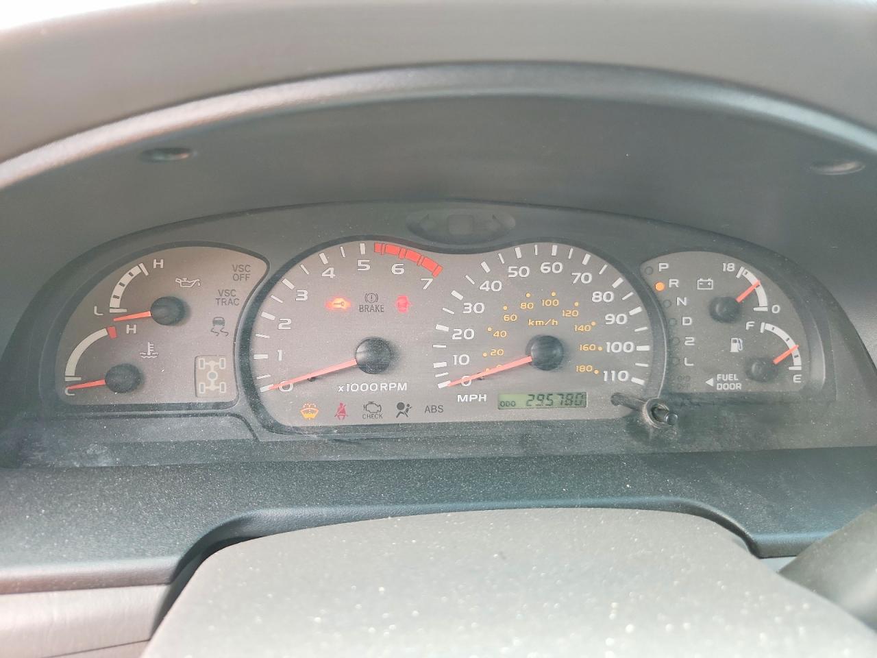 2002 Toyota Sequoia Limited Silver vin: 5TDBT48A02S099620