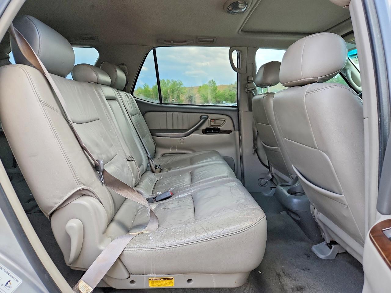 2002 Toyota Sequoia Limited Silver vin: 5TDBT48A02S099620